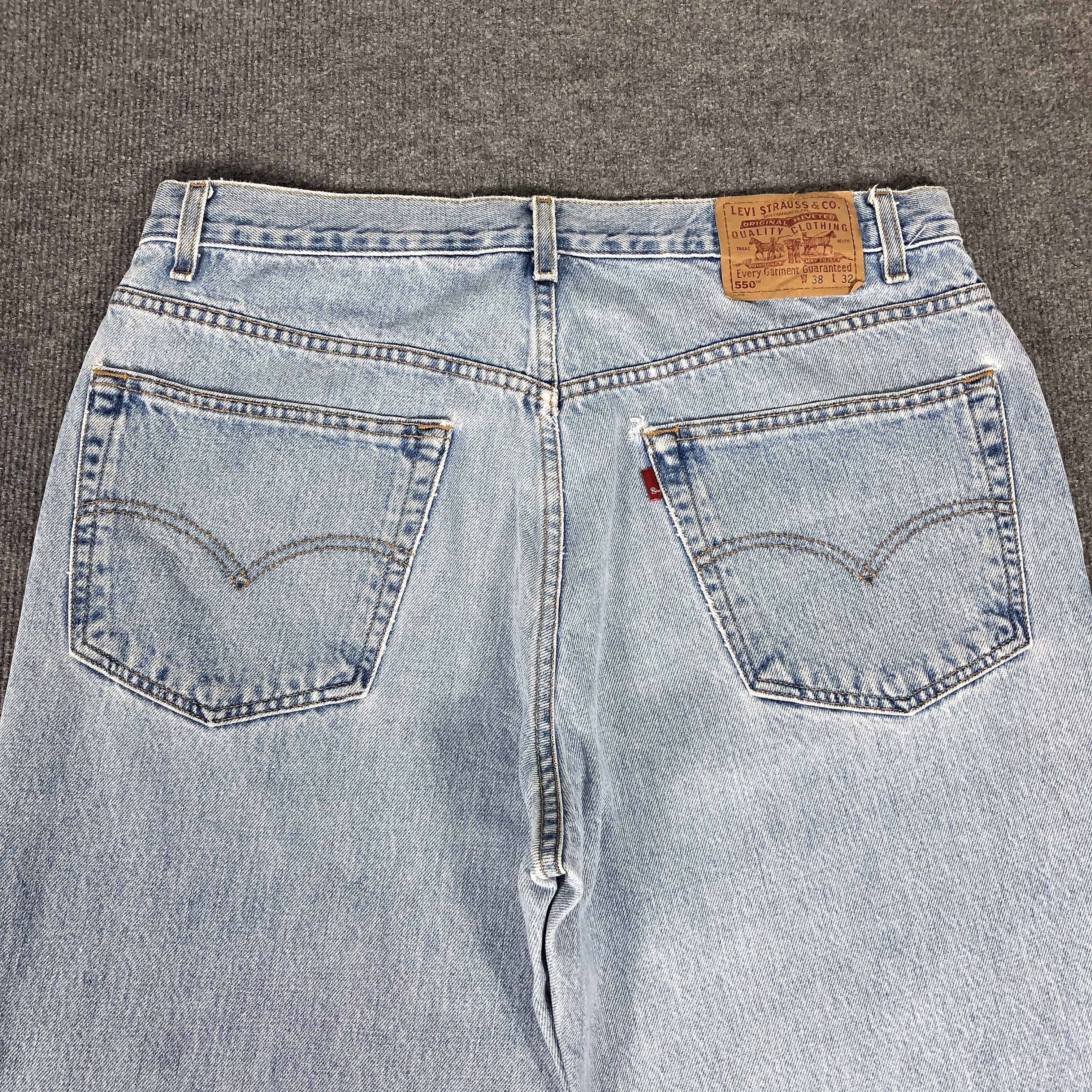 Levi's Vintage 90's Levi's 550 Light Wash Relaxed Fit Denim Jean Size US 36 / EU 52 - 4 Thumbnail