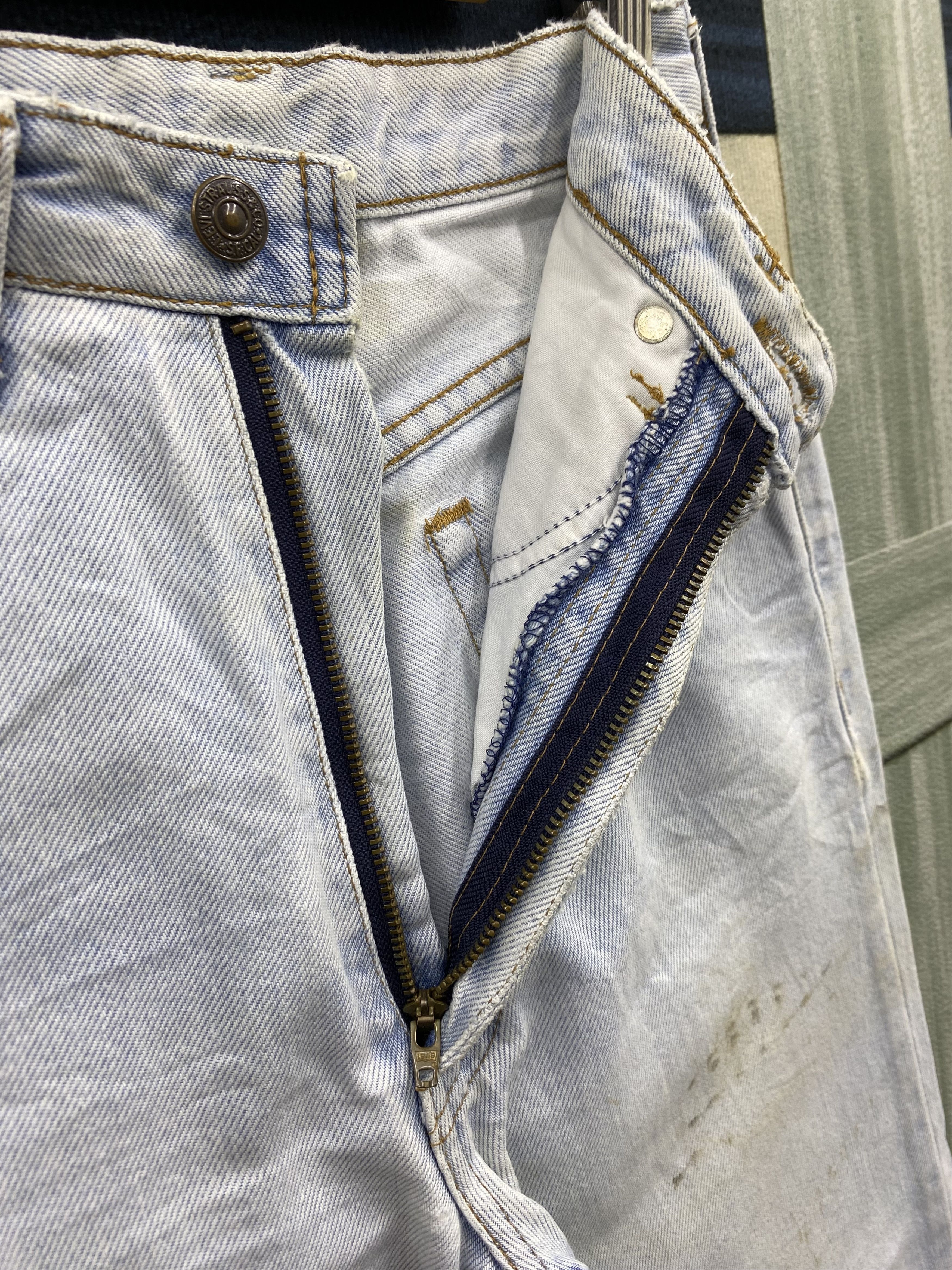 Levi's Vintage 90's Levi's 515 Light Wash Denim Jean Size 24" / US 00 / IT 34 - 16 Thumbnail