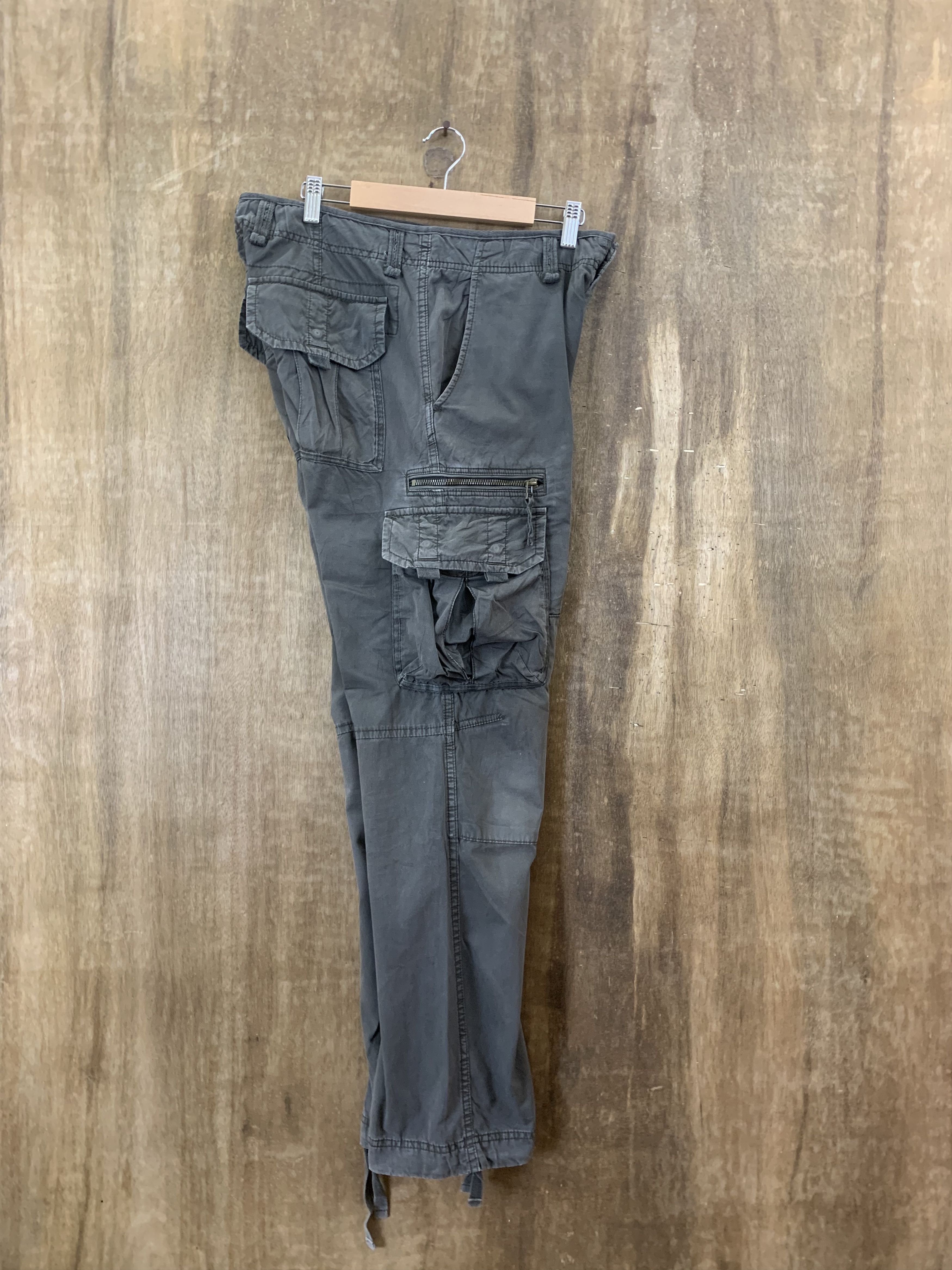 Japanese Brand Cargo Pants Japanese Branded Multipocket Grey Rare Pocket Size US 31 - 13 Thumbnail