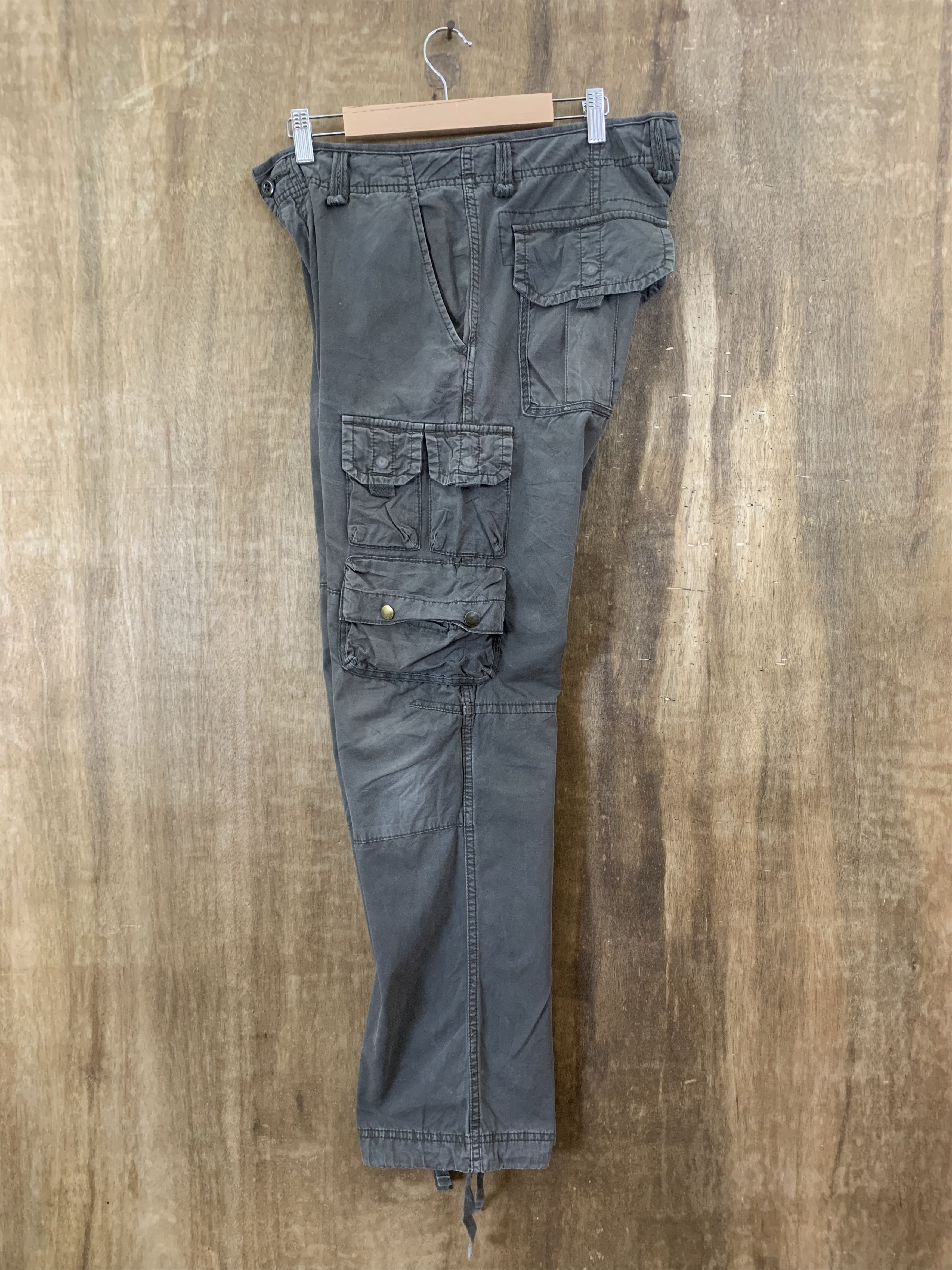 Japanese Brand Cargo Pants Japanese Branded Multipocket Grey Rare Pocket Size US 31 - 16 Thumbnail