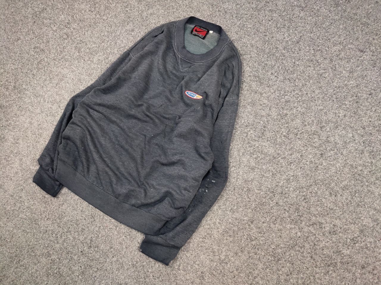 Nike Vintage 90's Nike Premier Distressed Paint Sweatshirt Size US L / EU 52-54 / 3 - 3 Thumbnail