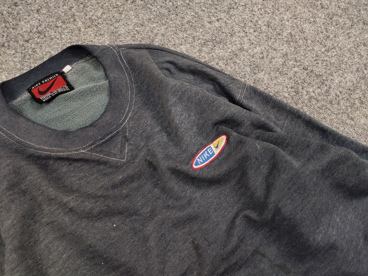 Nike Vintage 90's Nike Premier Distressed Paint Sweatshirt Size US L / EU 52-54 / 3 - 11 Thumbnail
