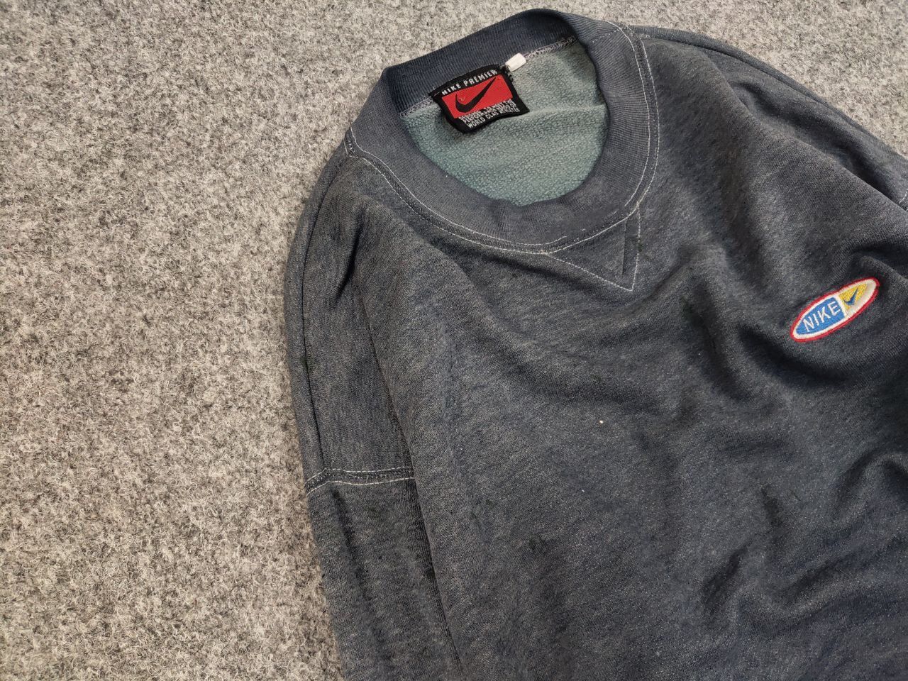 Nike Vintage 90's Nike Premier Distressed Paint Sweatshirt Size US L / EU 52-54 / 3 - 7 Thumbnail