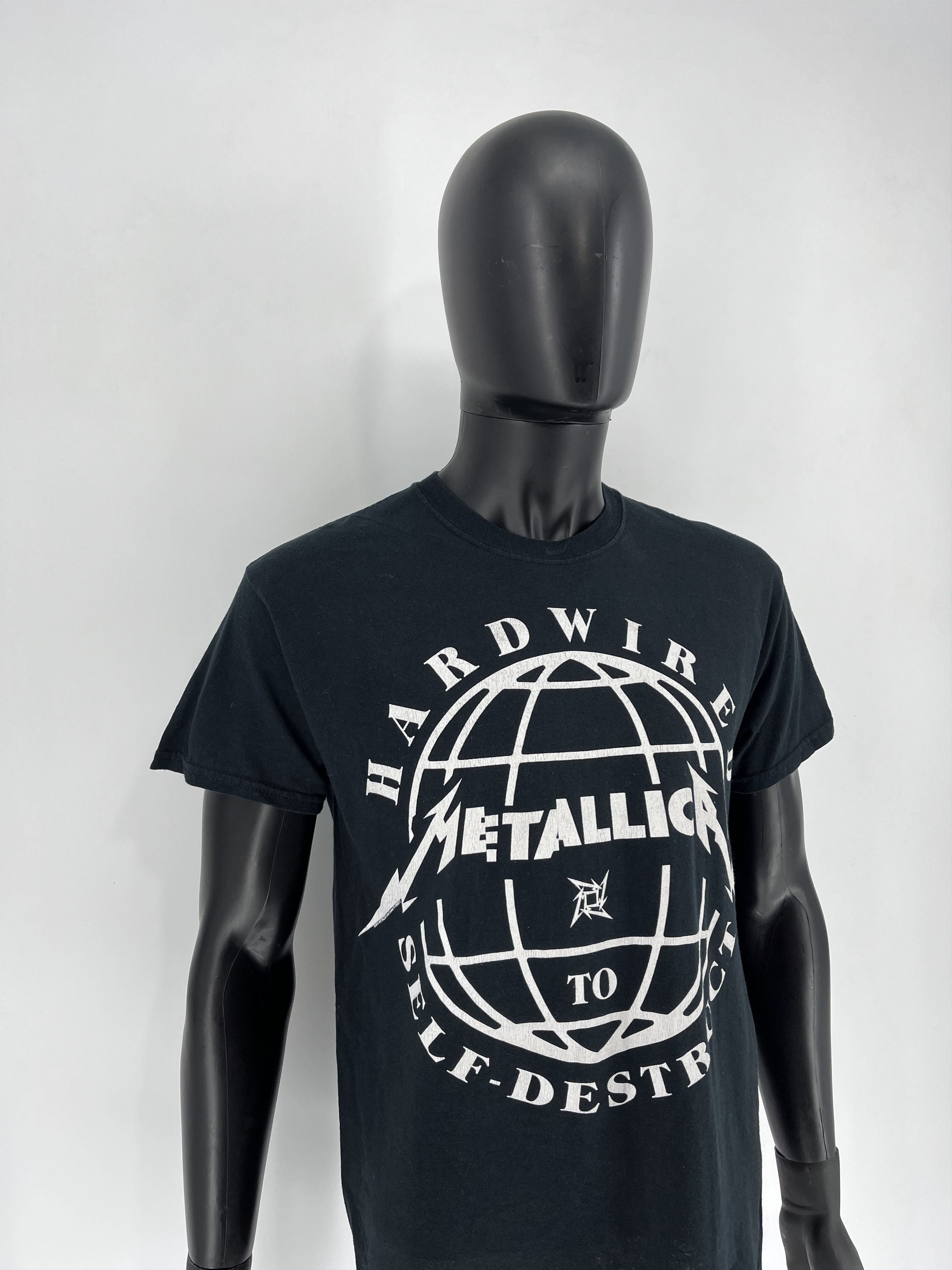 Band Tees × Metallica Vintage Metallica 2016 Hardwired To Self Destruct Band Tee Size US M / EU 48-50 / 2 - 3 Thumbnail