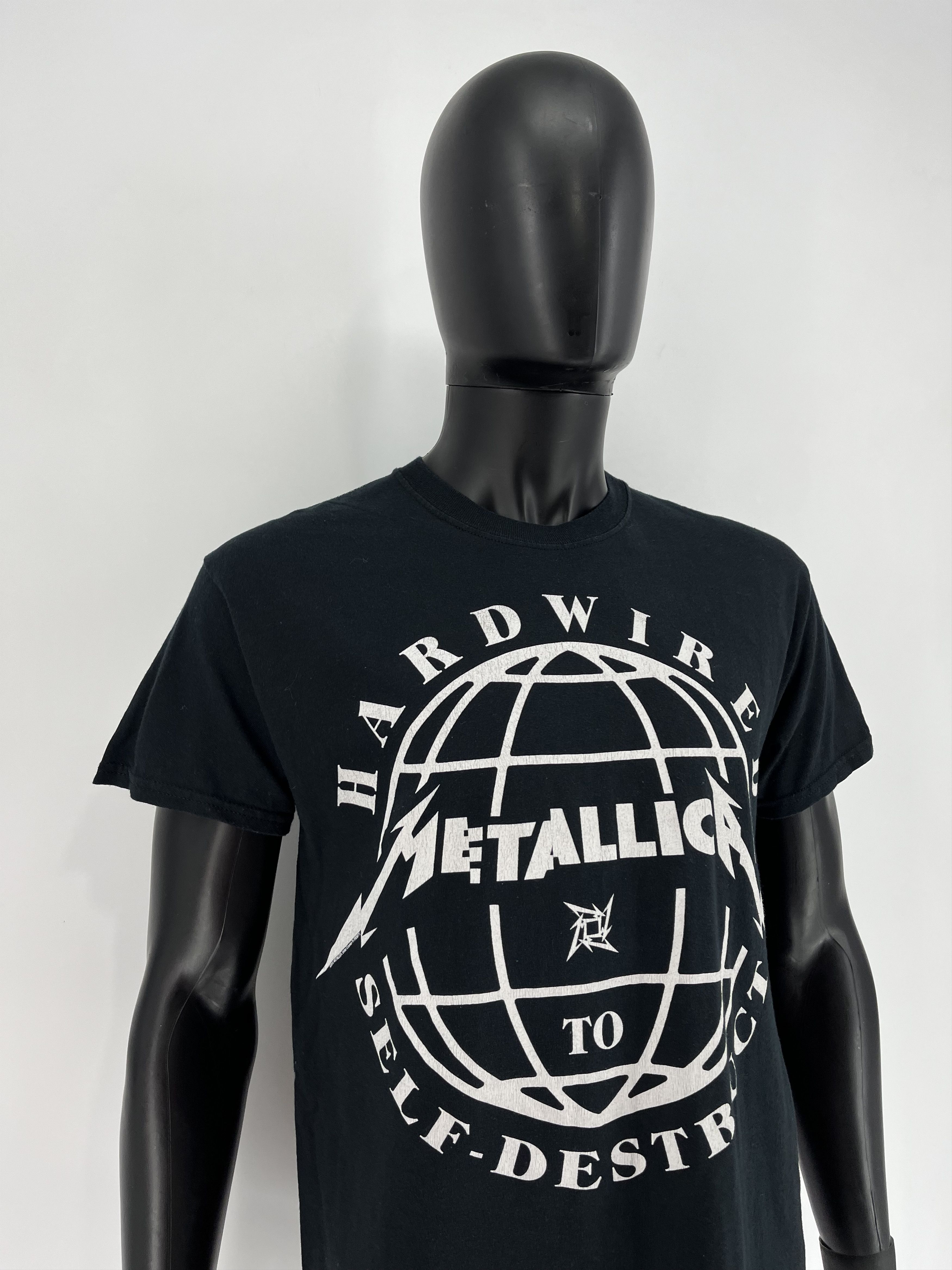 Band Tees × Metallica Vintage Metallica 2016 Hardwired To Self Destruct Band Tee Size US M / EU 48-50 / 2 - 4 Thumbnail