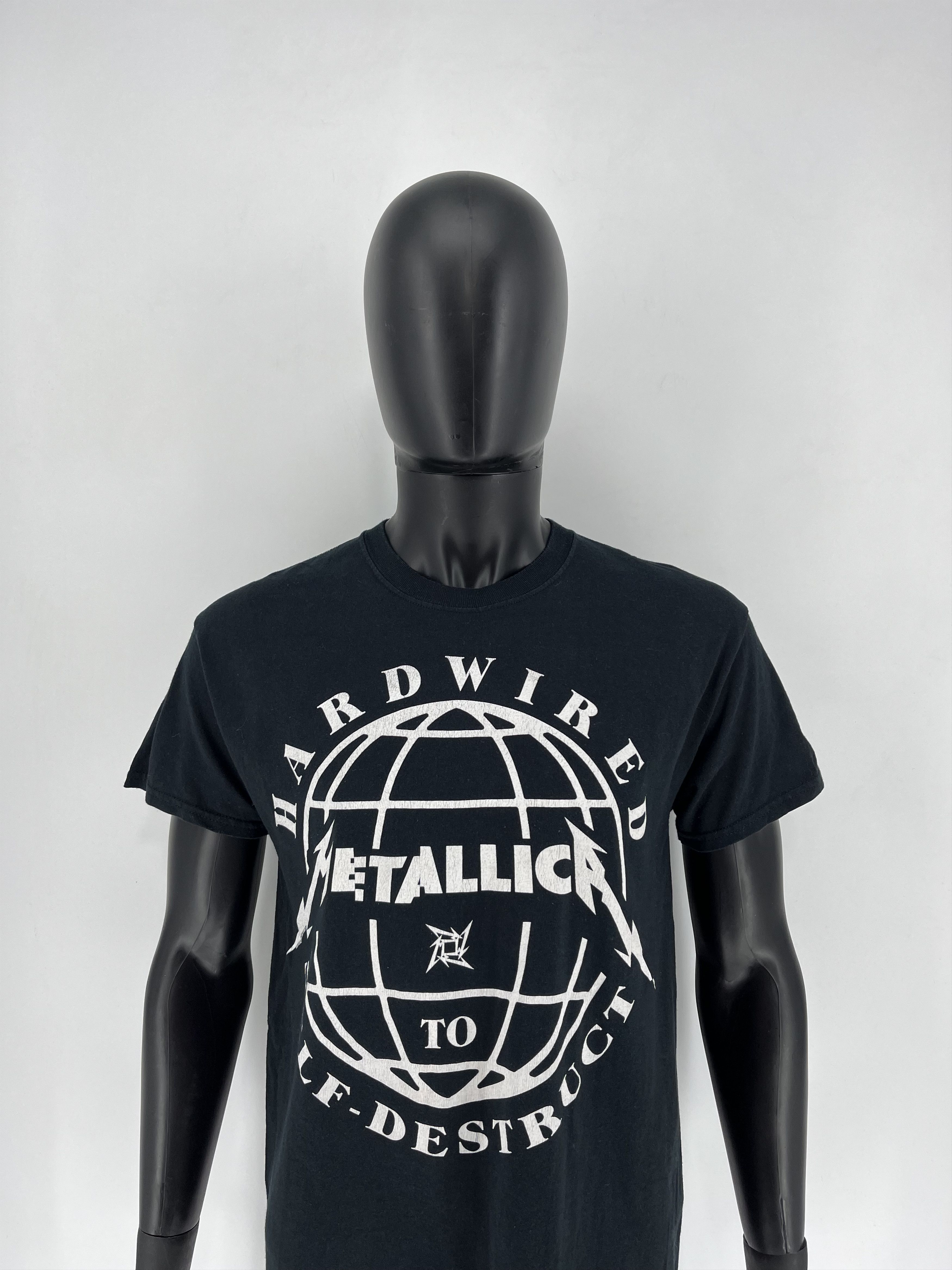 Band Tees × Metallica Vintage Metallica 2016 Hardwired To Self Destruct Band Tee Size US M / EU 48-50 / 2 - 1 Thumbnail