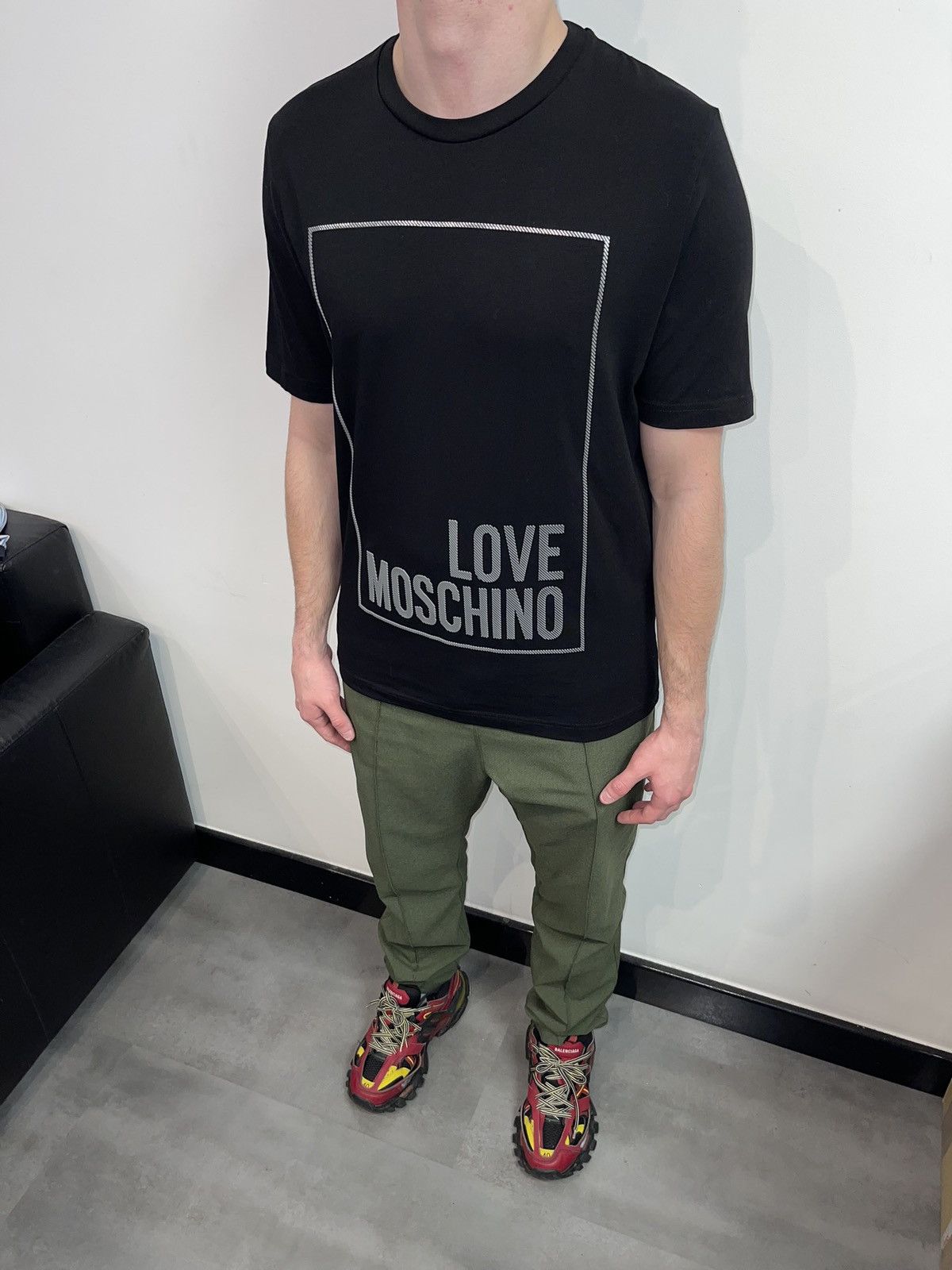 Moschino Moschino "Love Moschino" Chained Logo Black T-Shirt Size US M / EU 48-50 / 2 - 2 Thumbnail