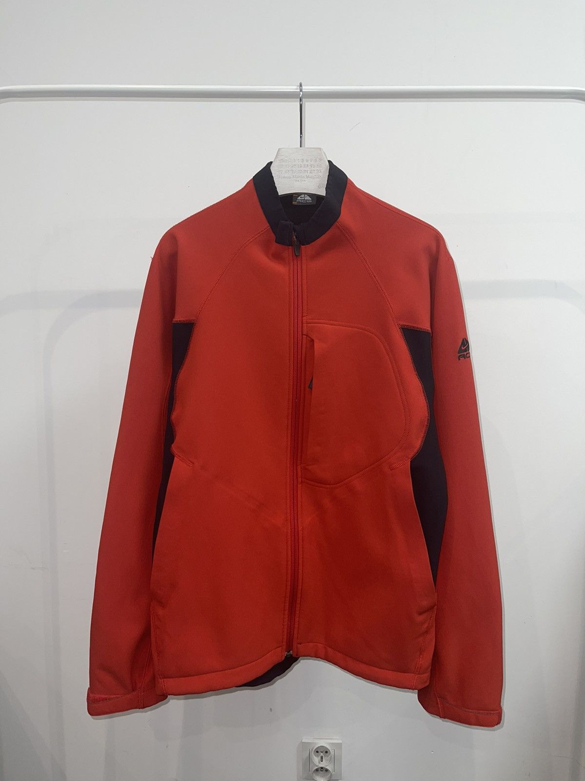 Nike ACG Nike ACG Red Technical Track Light Jacket Size US M / EU 48-50 / 2 - 5 Thumbnail