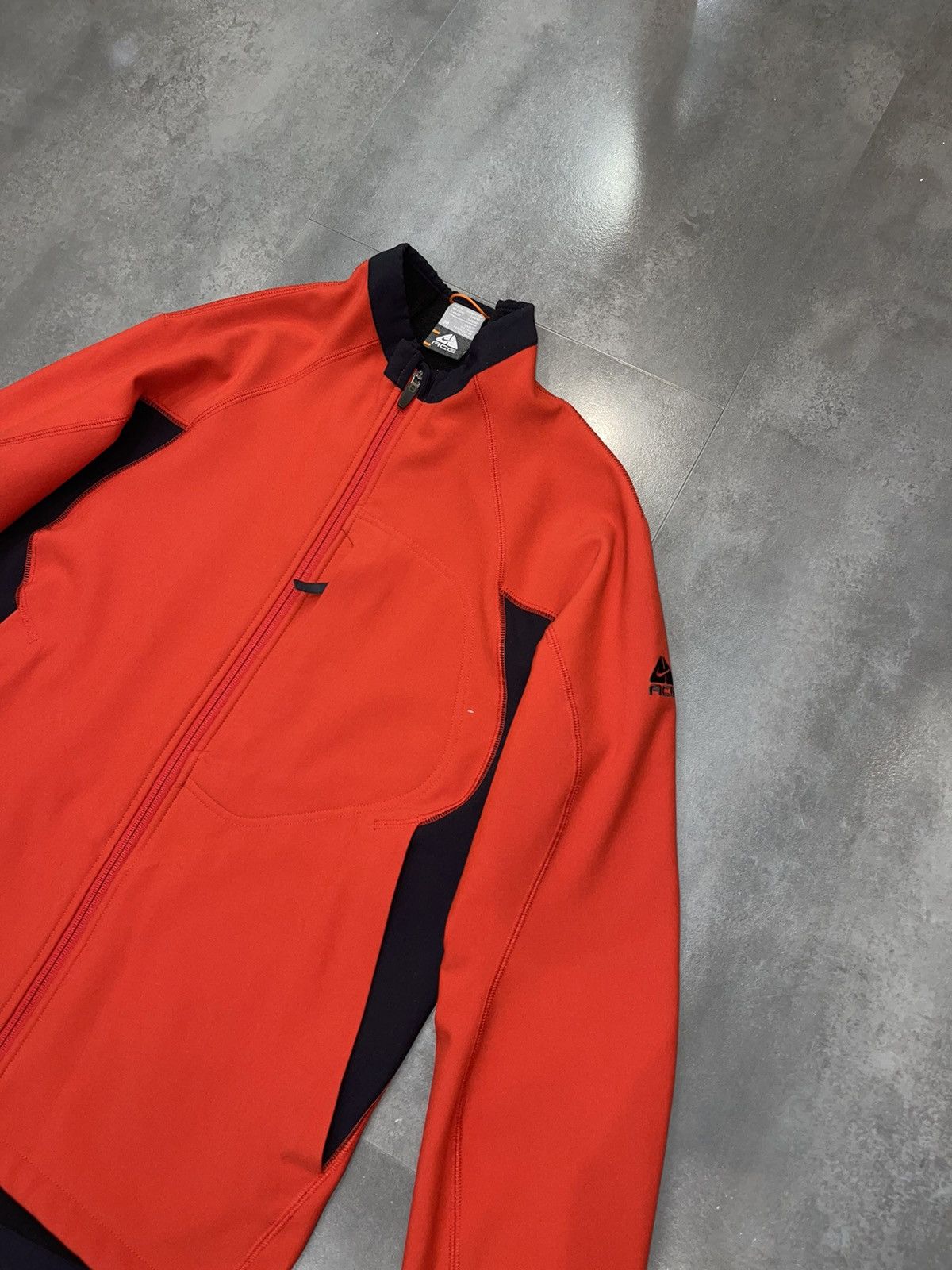 Nike ACG Nike ACG Red Technical Track Light Jacket Size US M / EU 48-50 / 2 - 9 Thumbnail