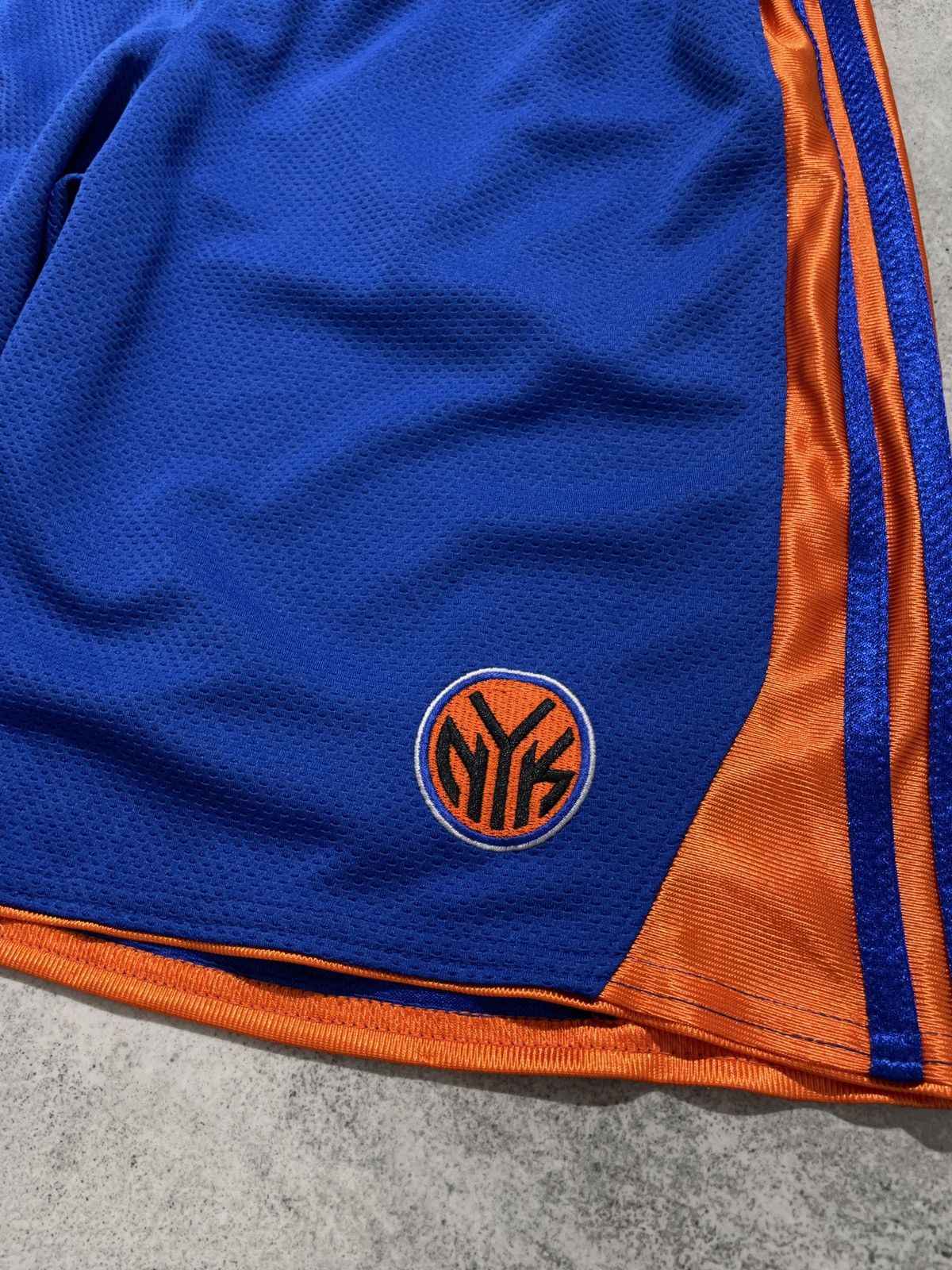 NBA New York Knicks NBA Adidas Jersey and Shorts Suit Size US M / EU 48-50 / 2 - 10 Thumbnail