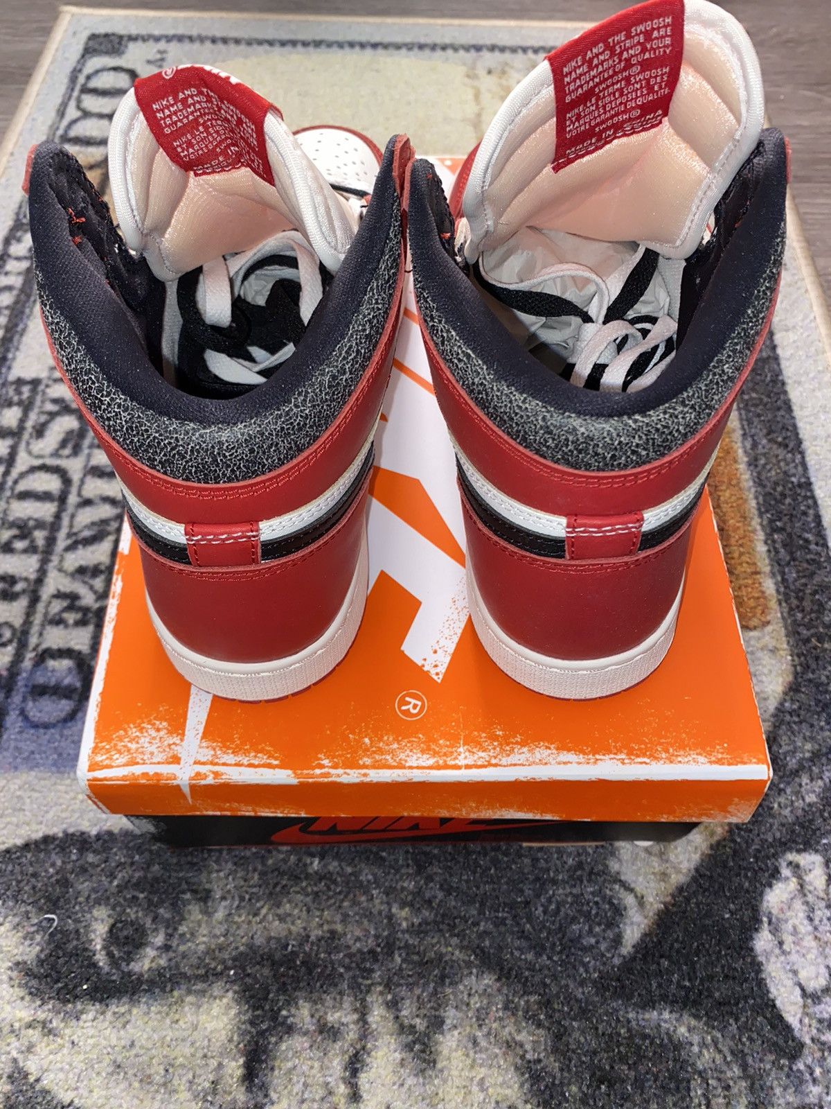 Jordan Brand × Nike Jordan 1 Retro High OG Chicago Lost and Found Size US 8 / IT 38 - 4 Thumbnail