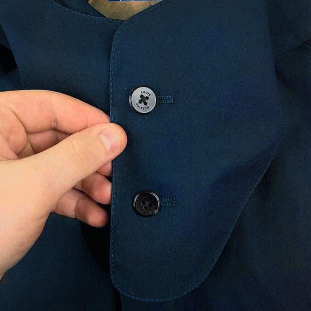 Louis Vuitton 🔵cropped waterproof mackintosh coat/hooded jacket navy blue Size US M / EU 48-50 / 2 - 7 Thumbnail