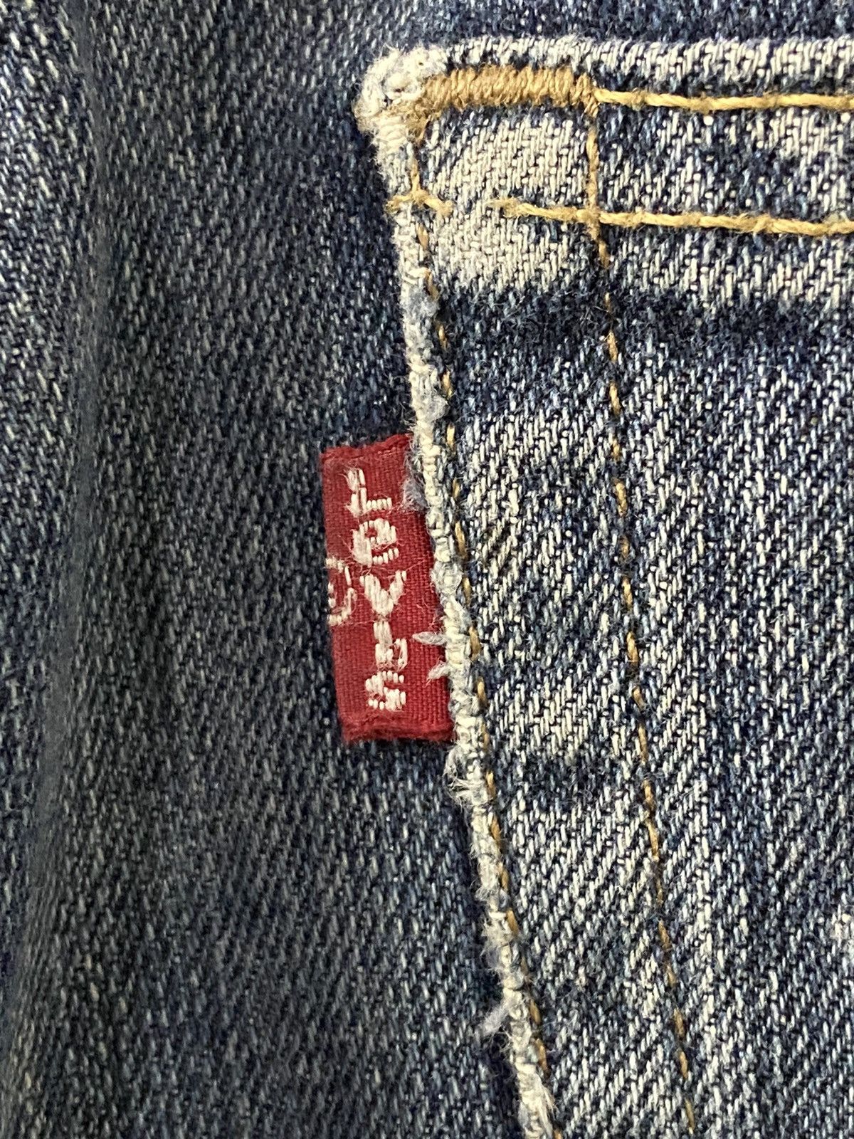 Levi's × Vintage Vintage Levi’s 505 Faded Blue Denim Pants Size US 31 - 19 Thumbnail