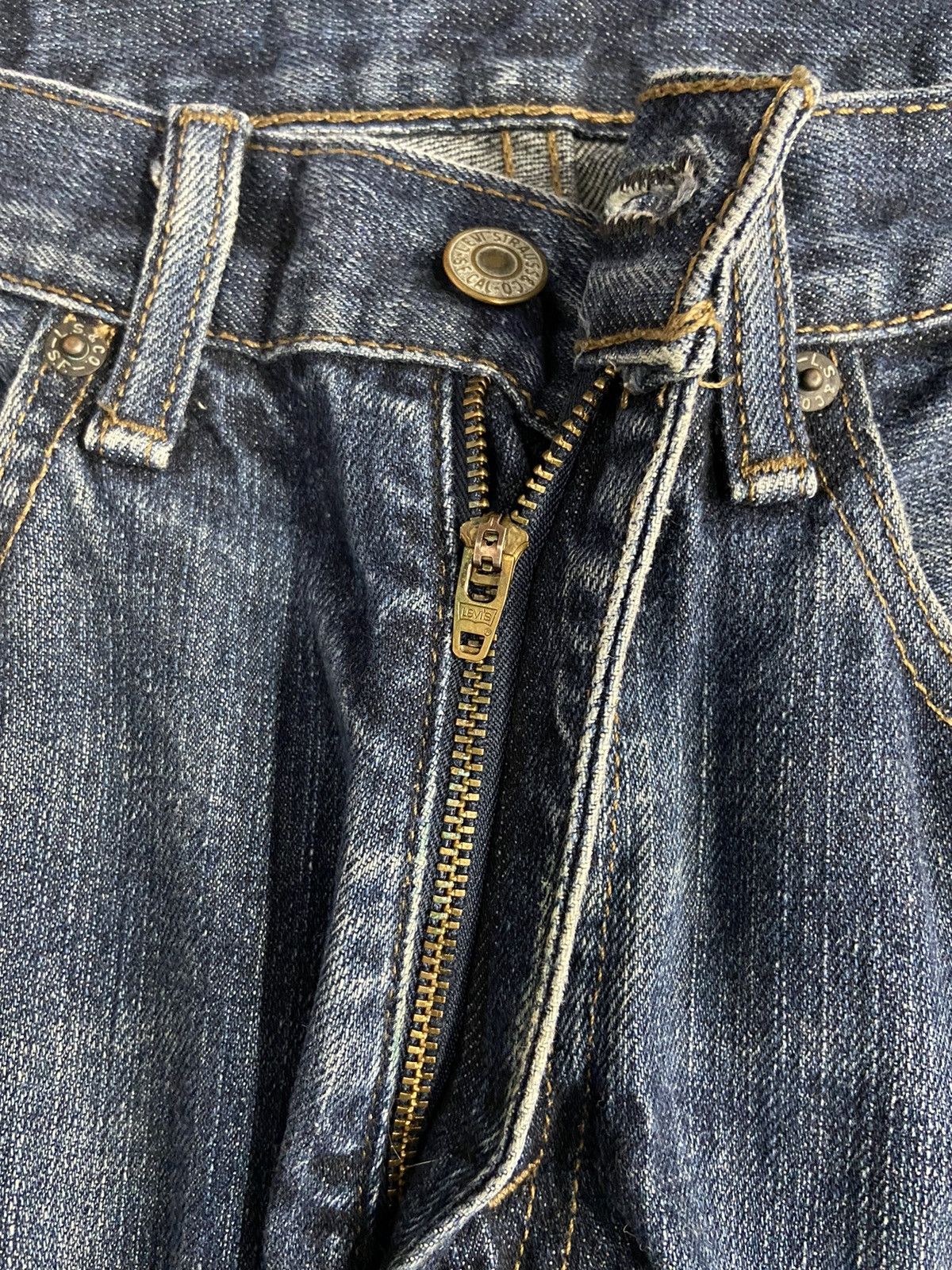 Levi's × Vintage Vintage Levi’s 505 Faded Blue Denim Pants Size US 31 - 21 Thumbnail