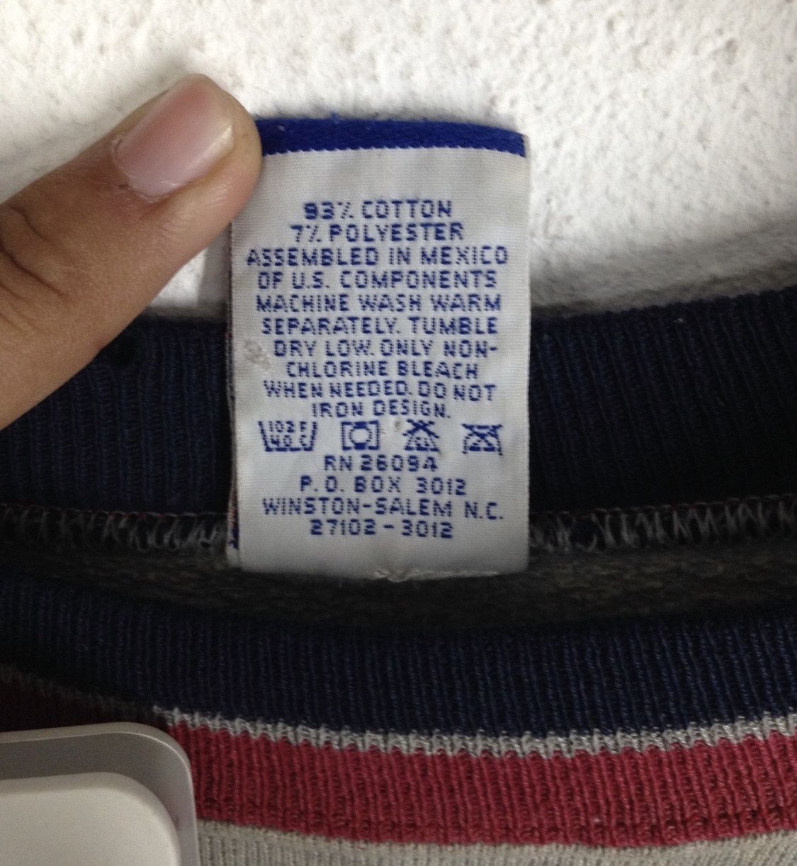 Champion × Vintage 90's Champion Sweatshirt Champion Products USA Spellout Size US L / EU 52-54 / 3 - 4 Thumbnail