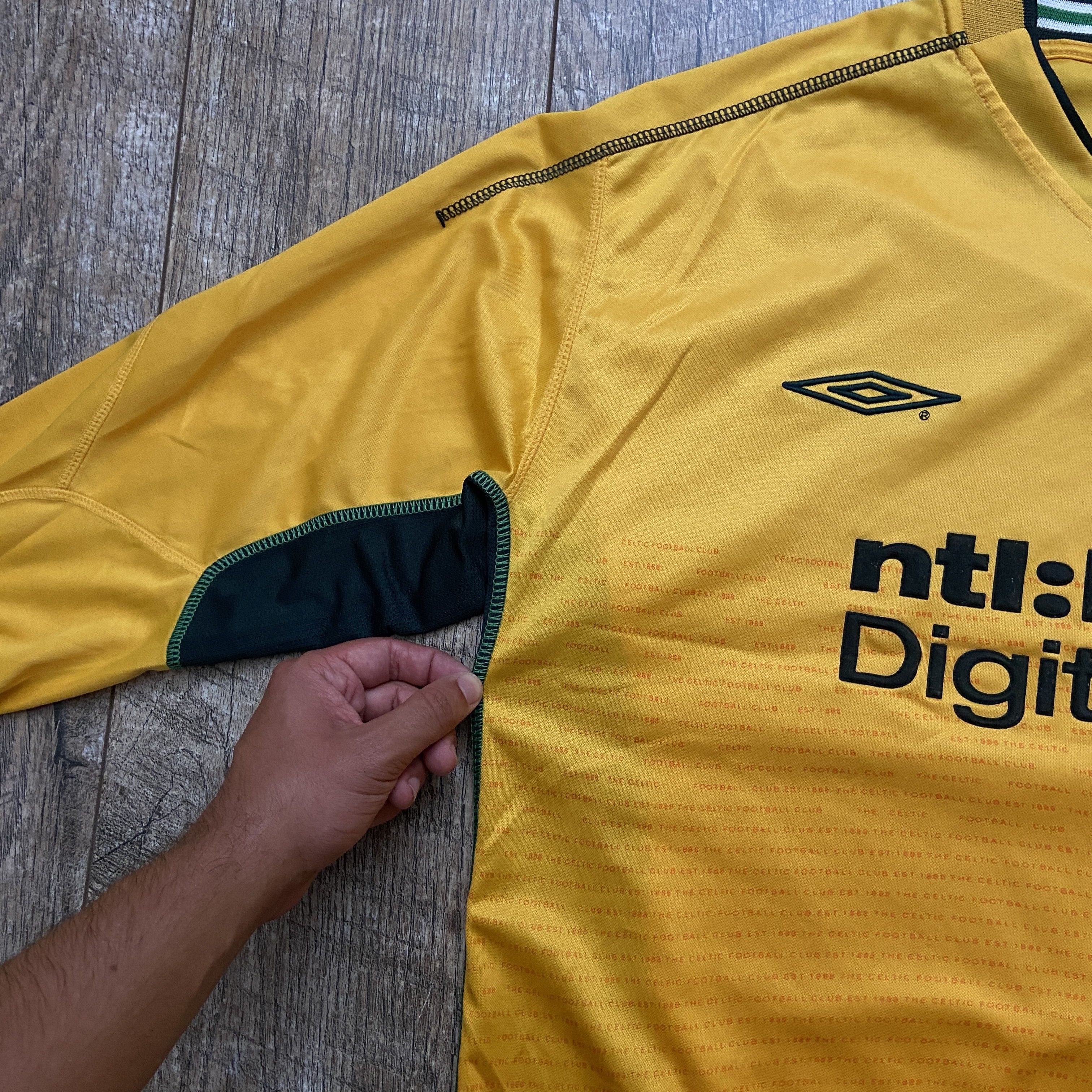 Umbro 2002/03 Umbro Celtic Long Sleeve Vintage Jersey Size US XL / EU 56 / 4 - 12 Thumbnail