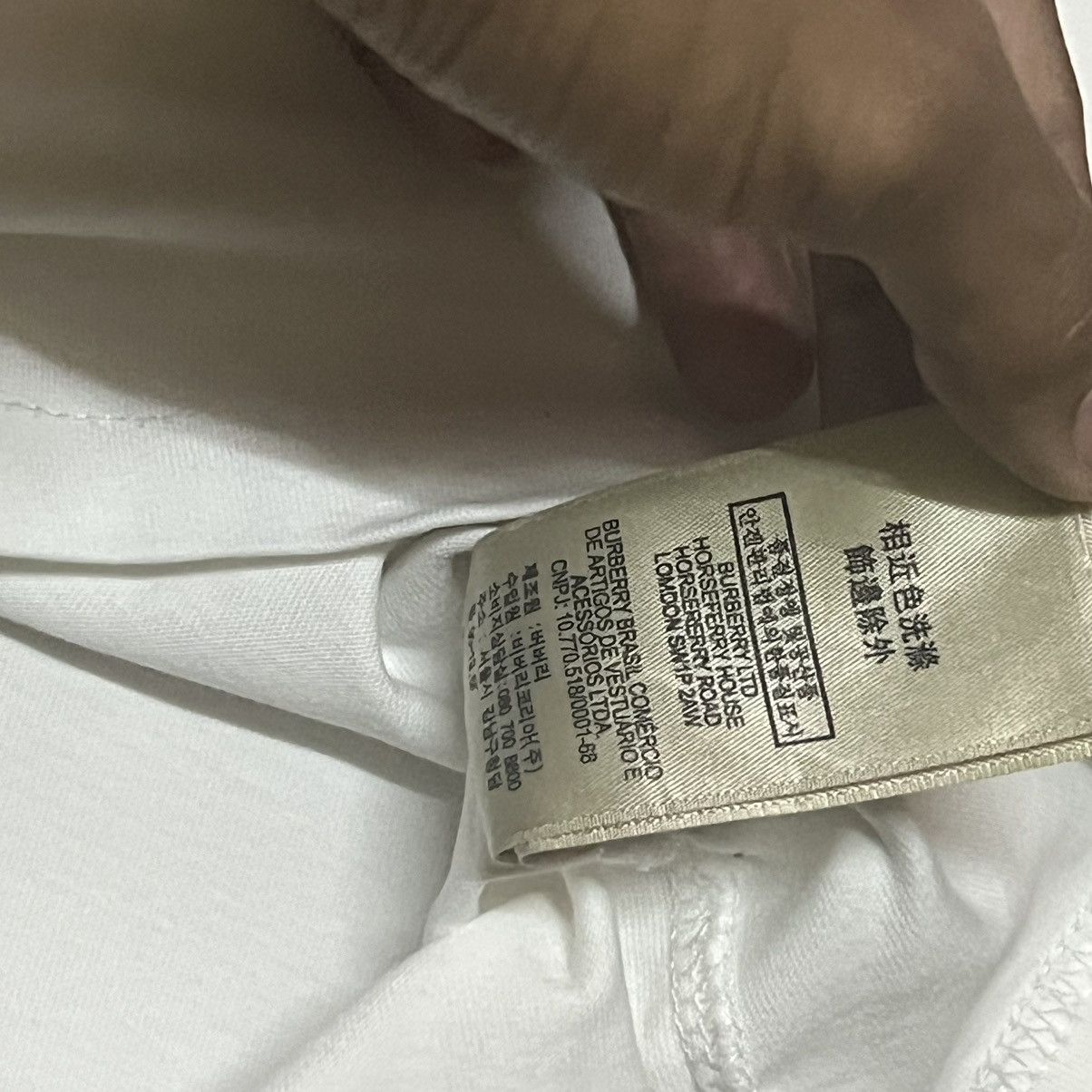 Burberry Burberrys Big Logo T Shirt Size US L / EU 52-54 / 3 - 10 Thumbnail