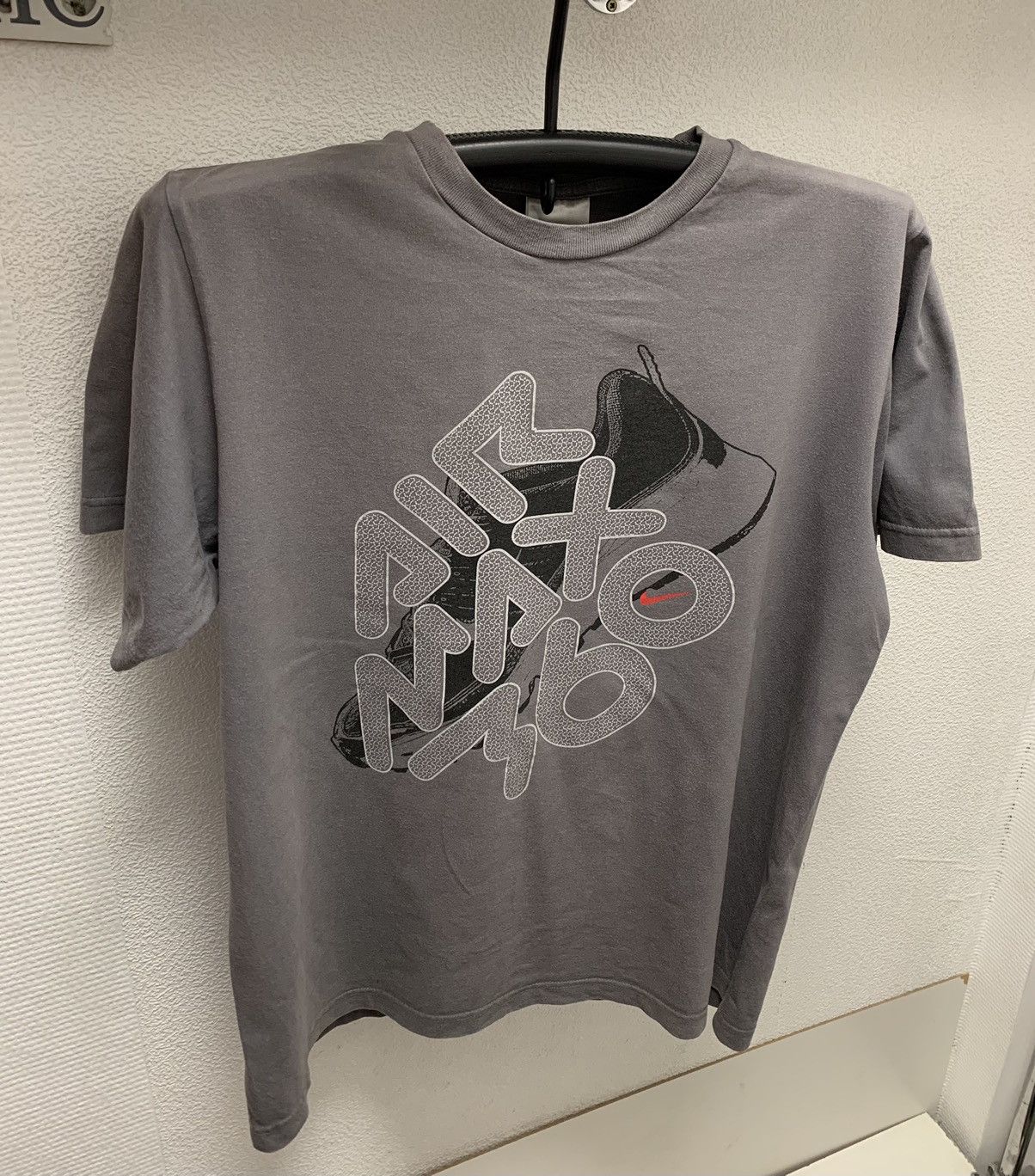 Nike Nike Air Max Airmax 360 vintage t-shirt big logo L size 2000 Size US L / EU 52-54 / 3 - 1 Thumbnail