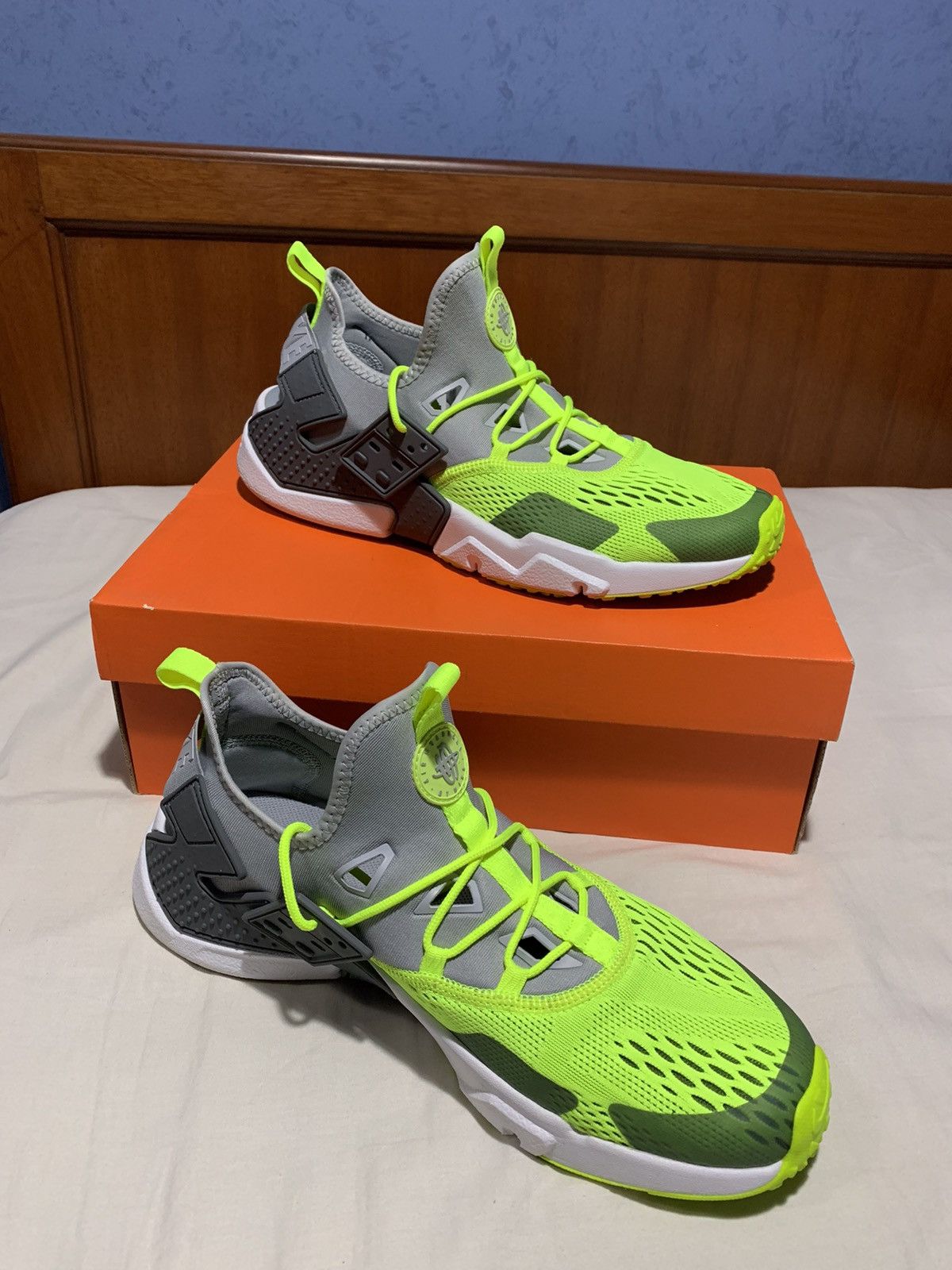 Nike 2018 Nike Air Huarache Size US 11 / EU 44 - 6 Thumbnail
