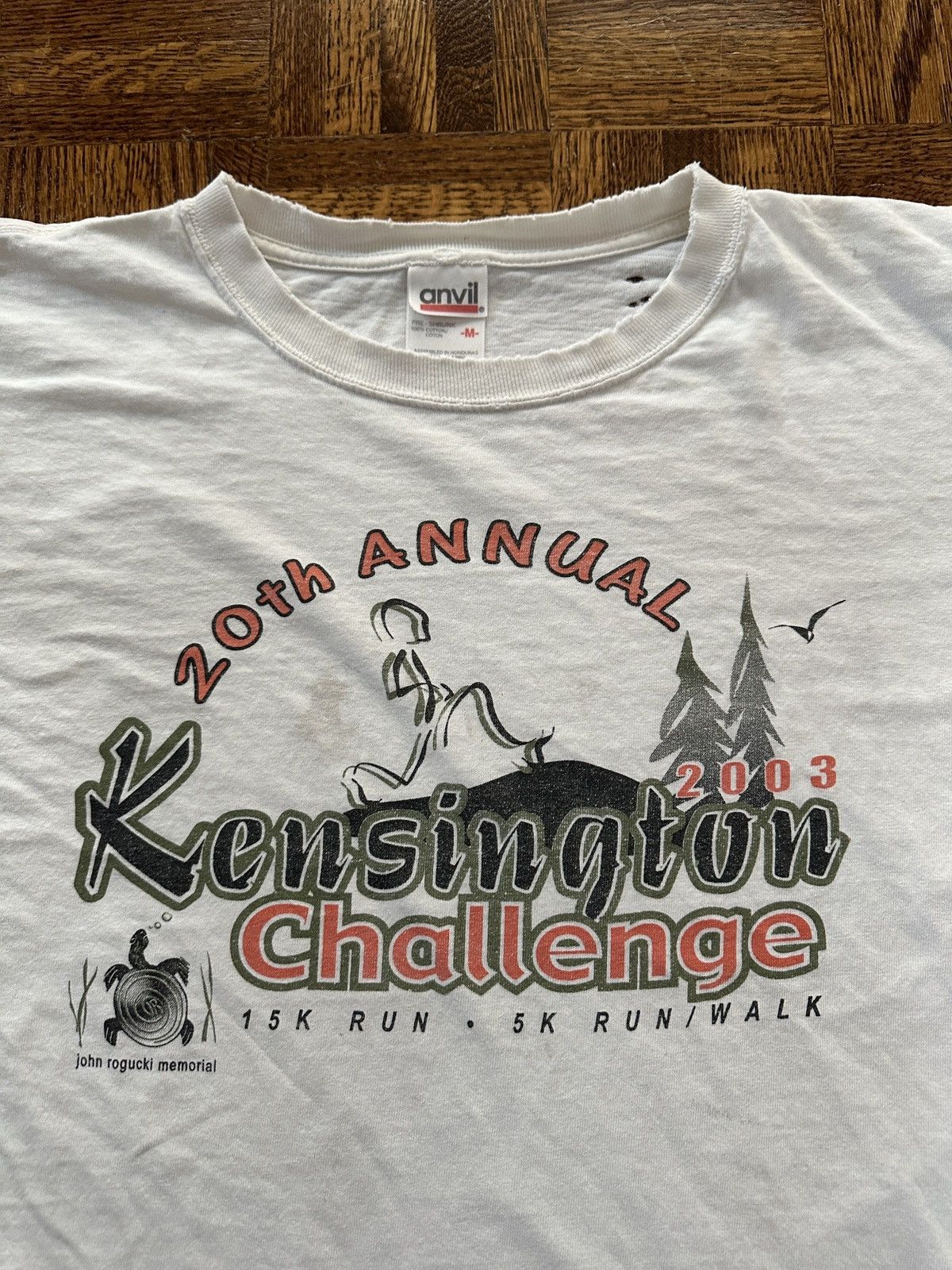 Vintage 2003 Kensington Race Walk Graphic Tee Shirt Size US M / EU 48-50 / 2 - 2 Thumbnail