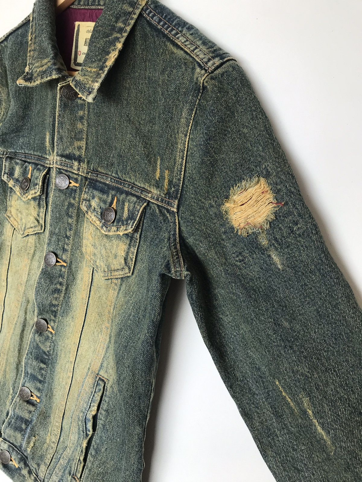Japanese Brand Faded Wash Distressed Rusty Denim Trucker Jacket Size US S / EU 44-46 / 1 - 2 Thumbnail