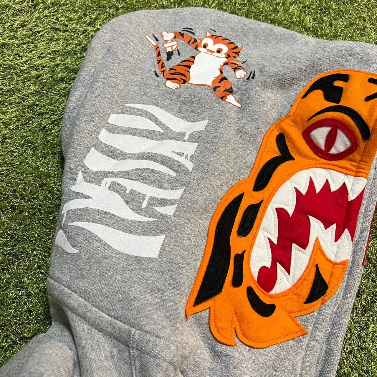 Bape BAPE Tiger versity Hoodie jacket gray/White Size US L / EU 52-54 / 3 - 6 Thumbnail