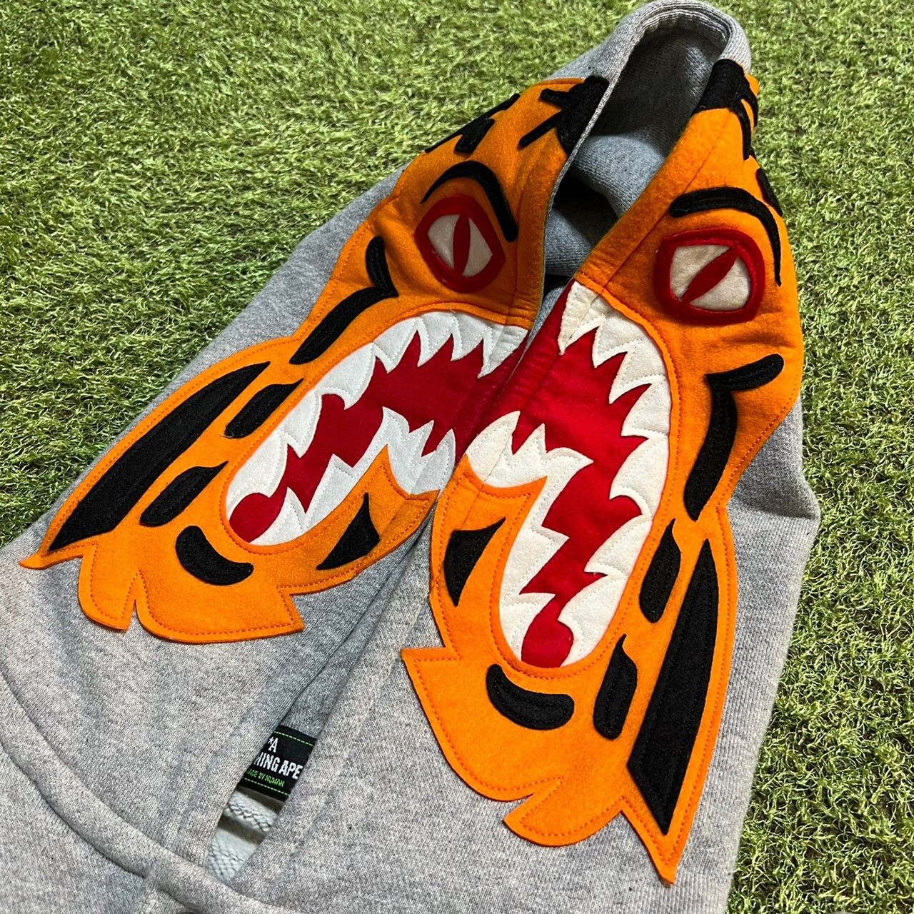Bape BAPE Tiger versity Hoodie jacket gray/White Size US L / EU 52-54 / 3 - 3 Thumbnail