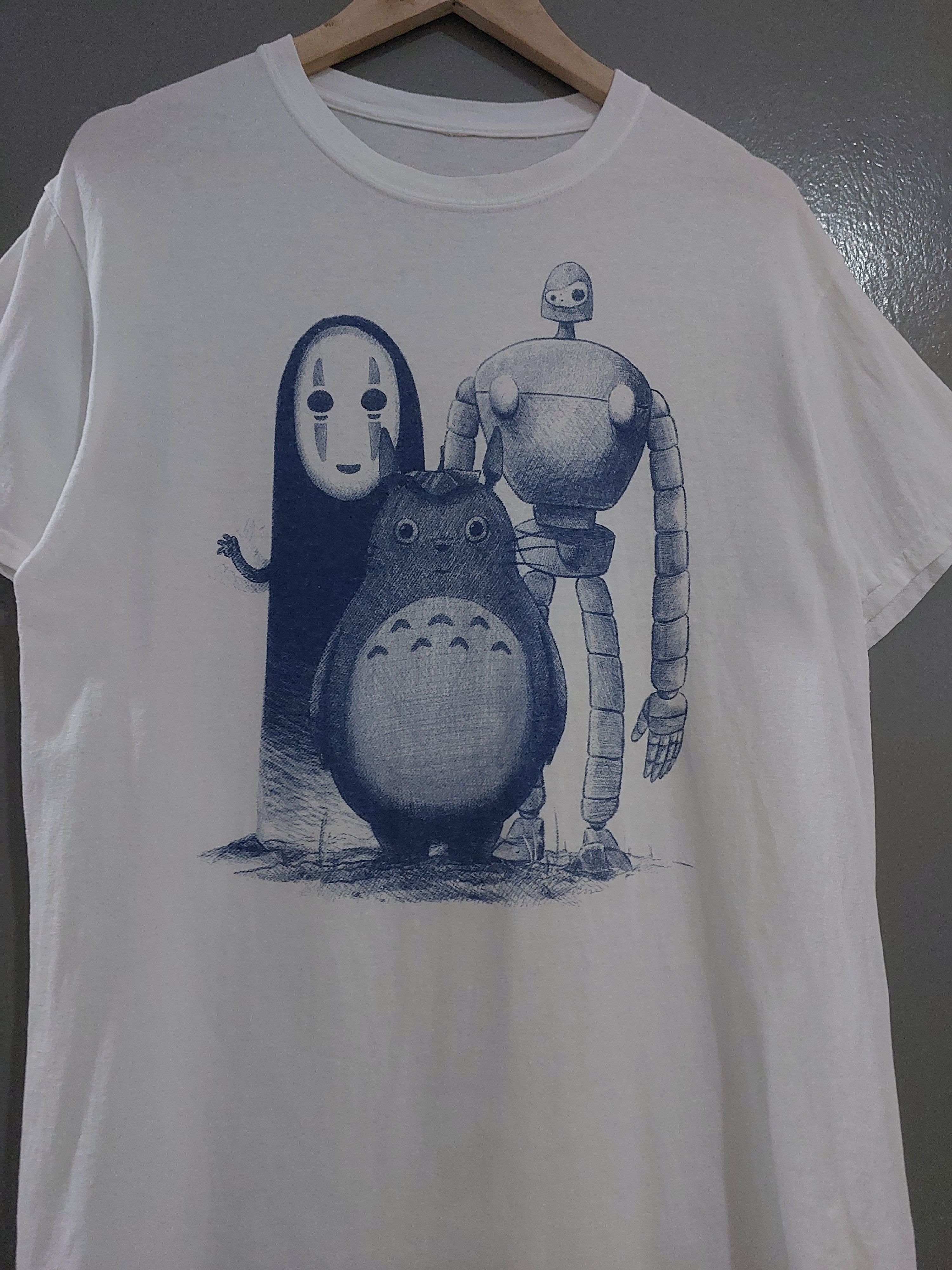 Anime STUDIO GHIBLI MOVIE ANIME TOTORO ILLUSTRATION TSHIRT Size US M / EU 48-50 / 2 - 3 Thumbnail