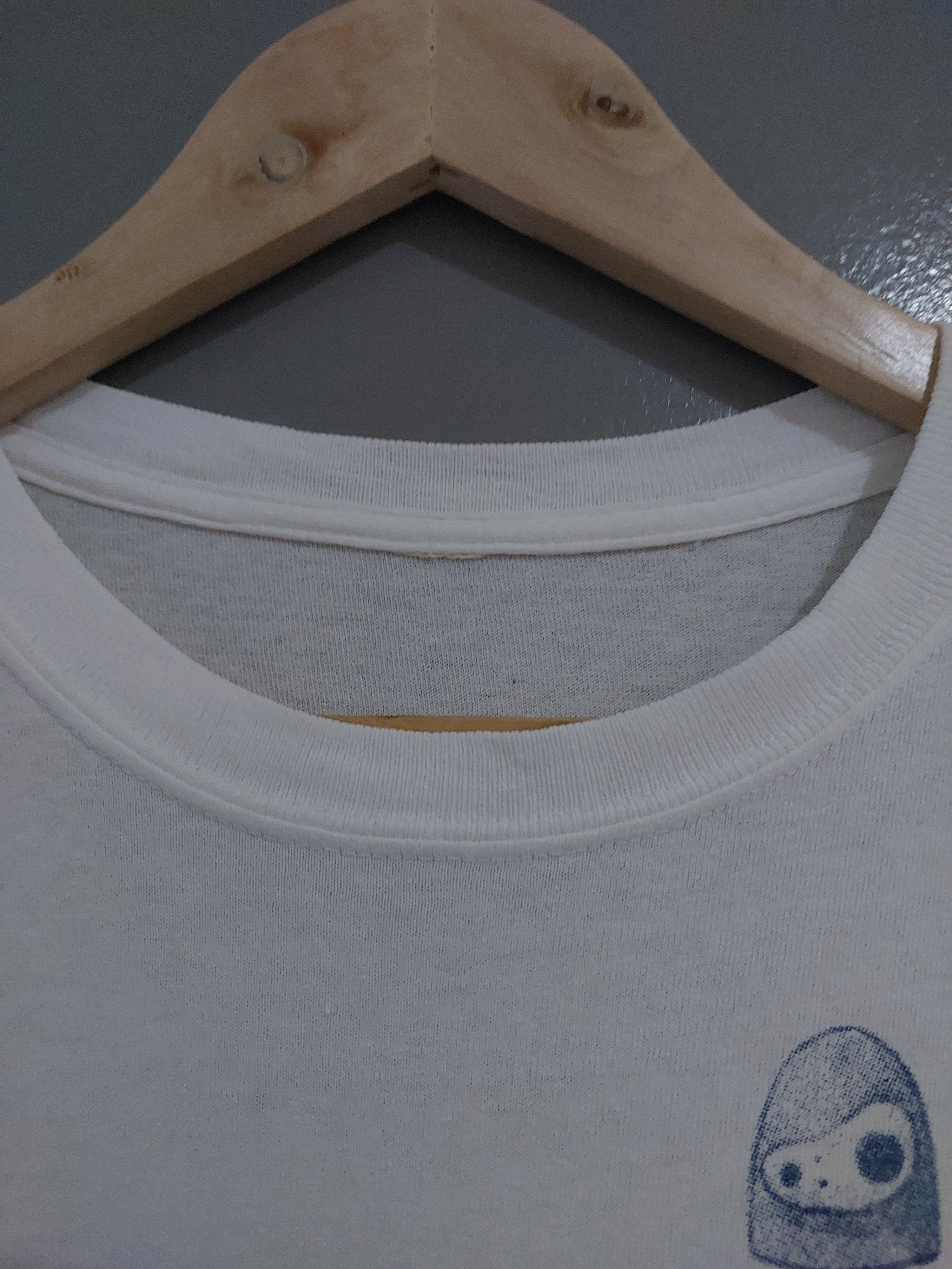 Anime STUDIO GHIBLI MOVIE ANIME TOTORO ILLUSTRATION TSHIRT Size US M / EU 48-50 / 2 - 10 Thumbnail