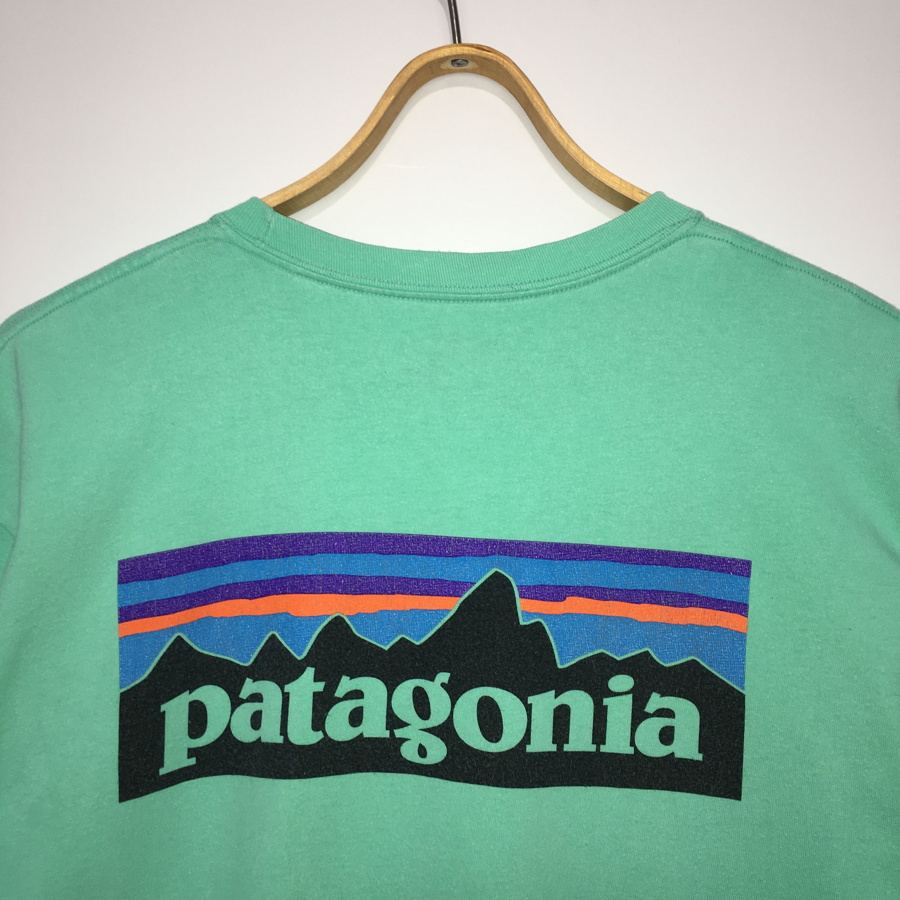 Patagonia Patagonia P-6 Logo Responsibili T-Shirt Size L Size US L / EU 52-54 / 3 - 4 Thumbnail
