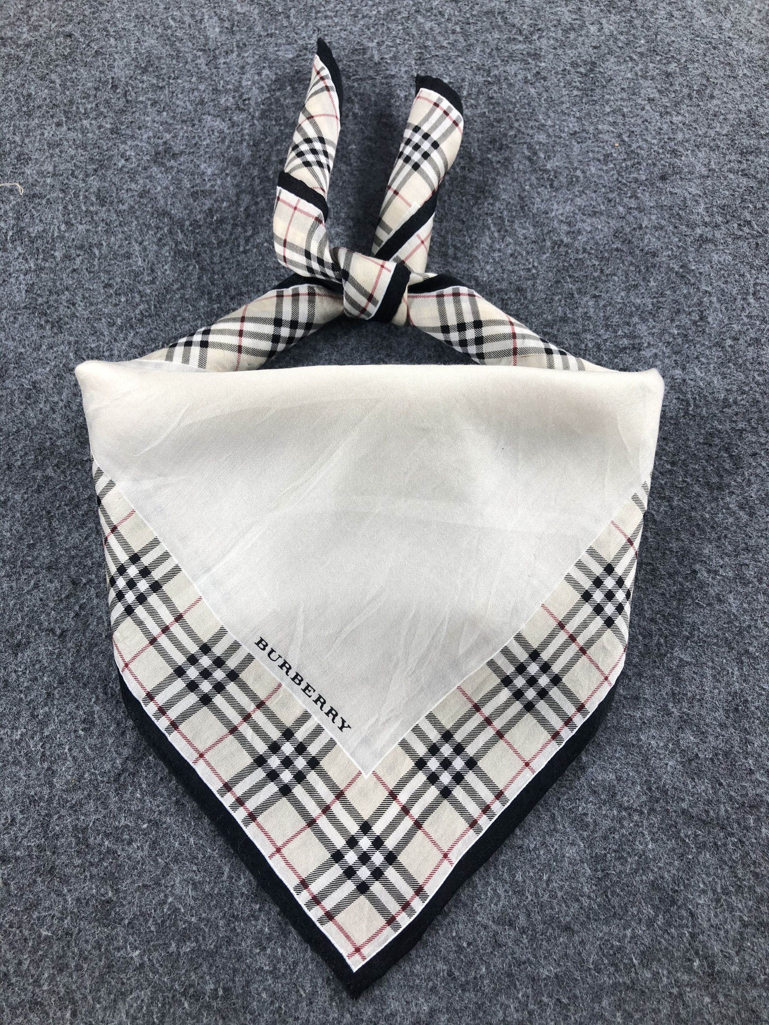 Burberry Burberry Handkerchief / Bandana / Neckerchief Size ONE SIZE - 1 Thumbnail