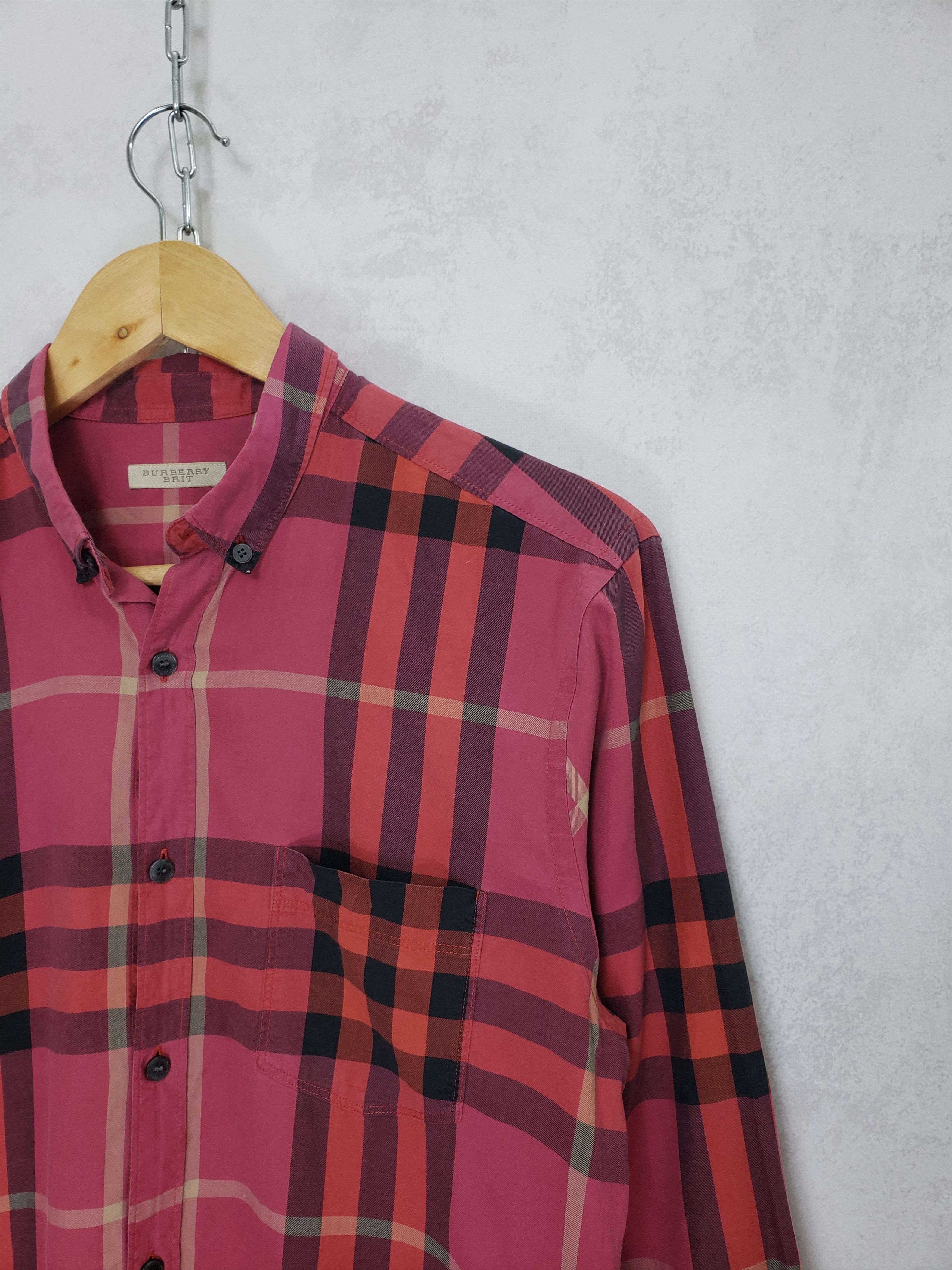 Burberry Burberry brit red nova check shirt Size US M / EU 48-50 / 2 - 3 Thumbnail