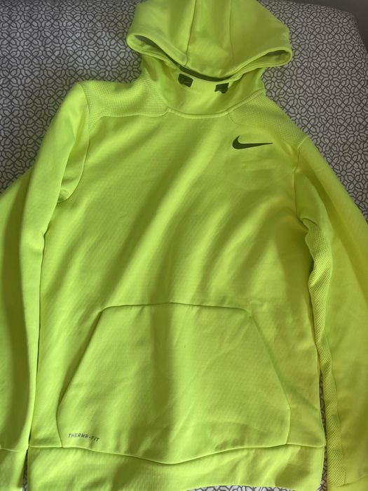 Nike hot sale volt sweatshirt