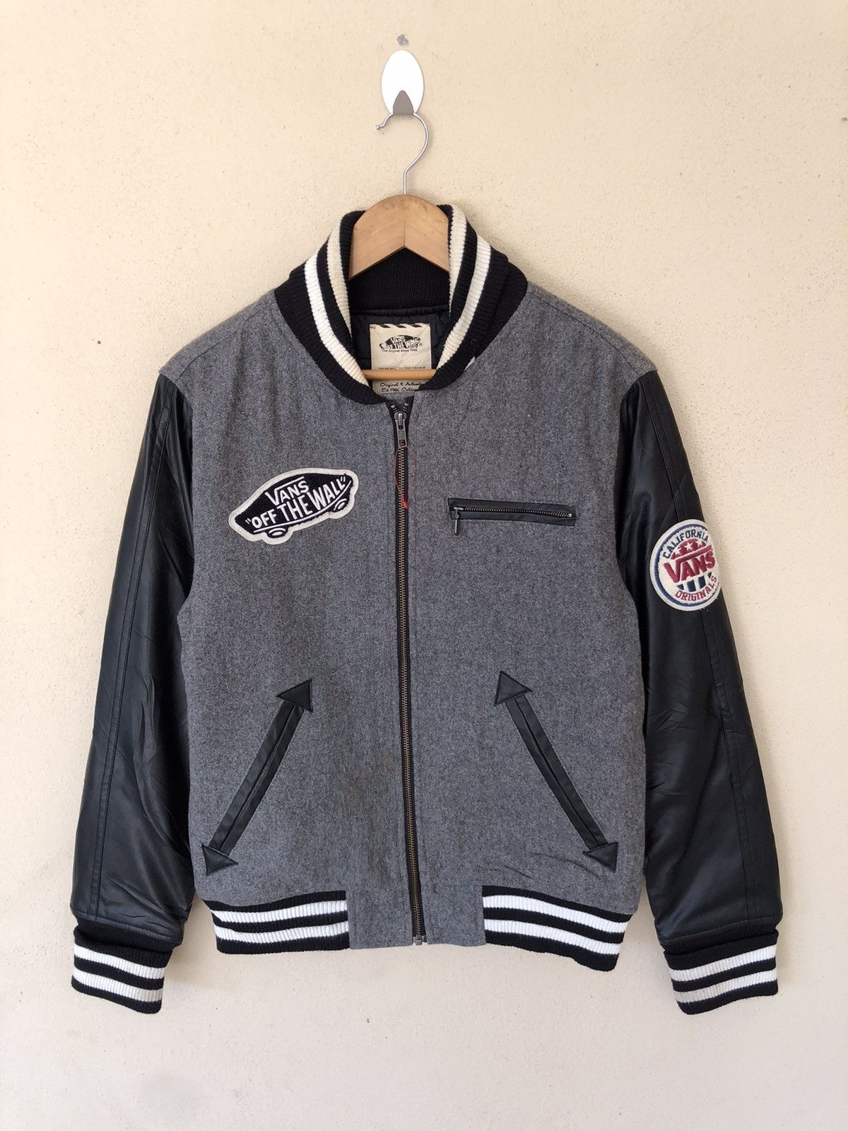 Vans 🔥VANS OFF THE WALL VARSITY BOMBER JACKET Size US M / EU 48-50 / 2 - 3 Thumbnail