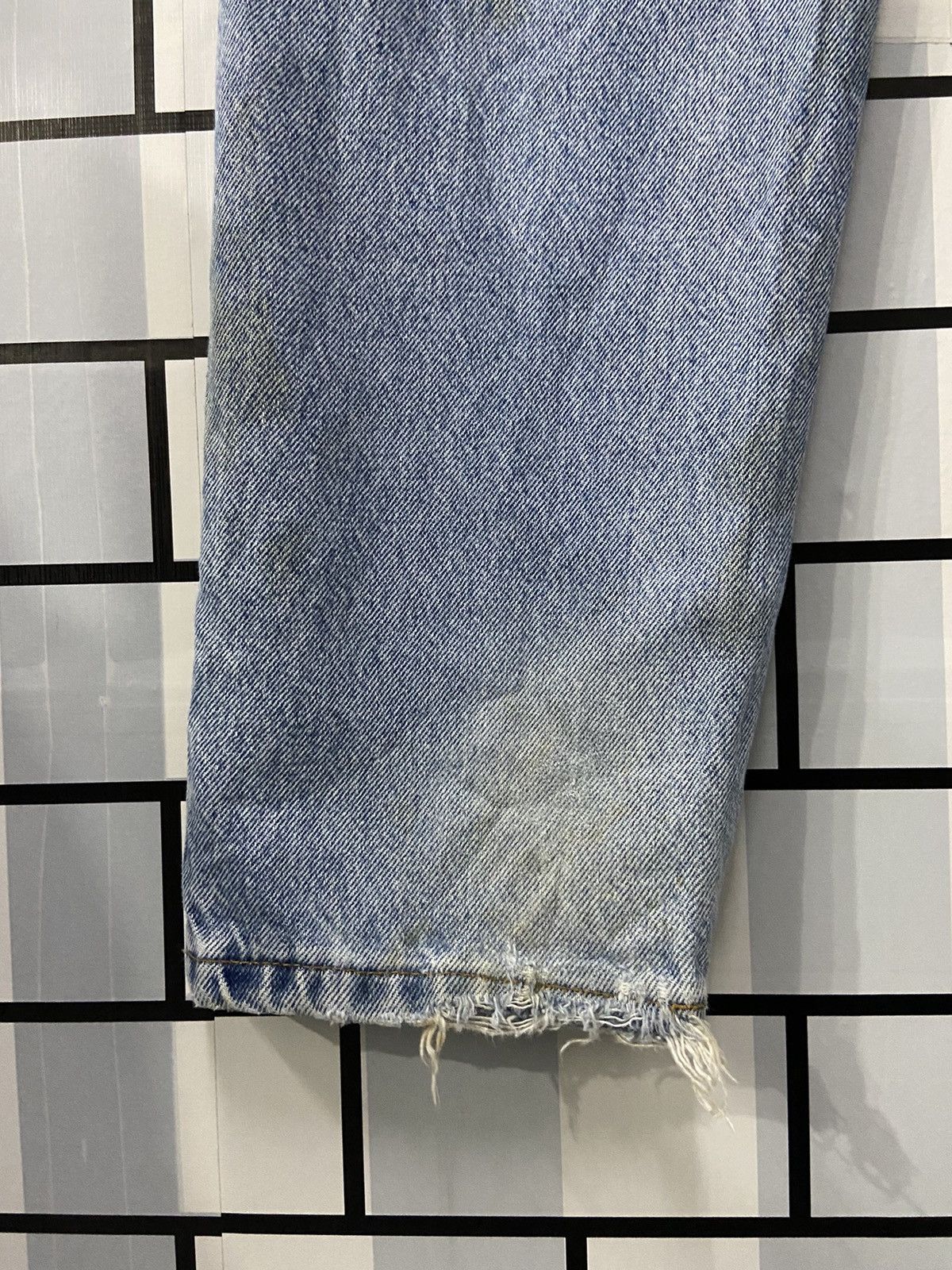 Levi's × Vintage Vintage Levi’s 550 Relaxed Fit Light Blue Wash Denim Pants Size US 29 - 11 Thumbnail