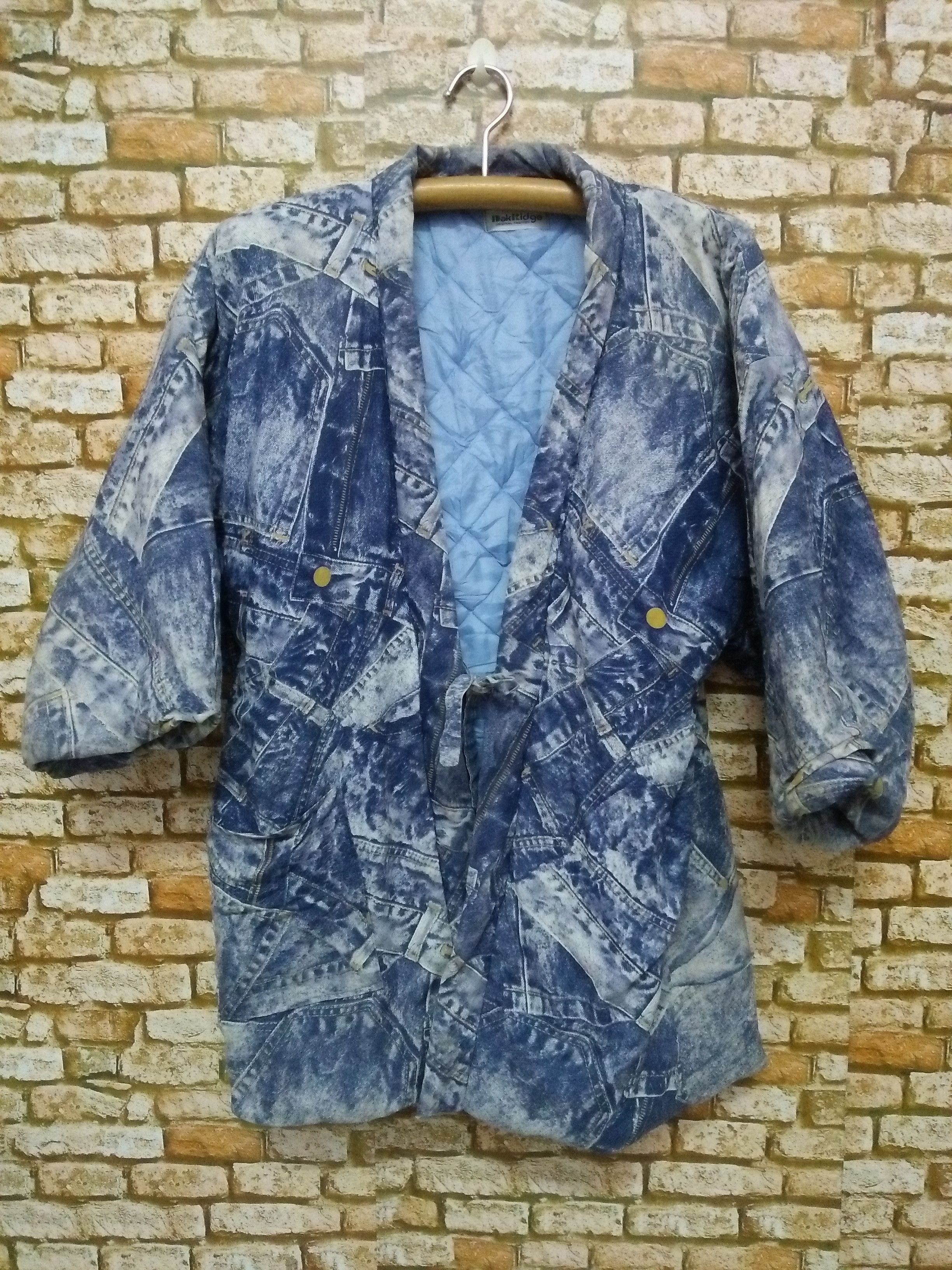 Other DAKRIDGE KIMONO ALLOVERPRINT VTG FOOTBALLERS (A926) Size US M / EU 48-50 / 2 - 2 Thumbnail