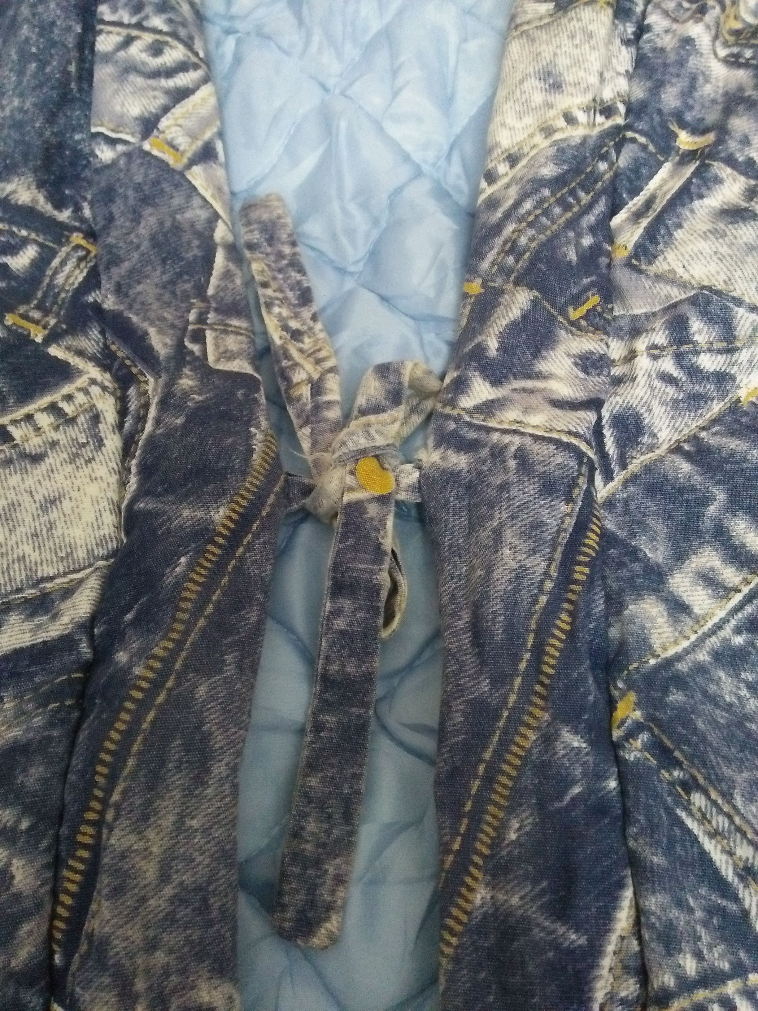 Other DAKRIDGE KIMONO ALLOVERPRINT VTG FOOTBALLERS (A926) Size US M / EU 48-50 / 2 - 4 Thumbnail