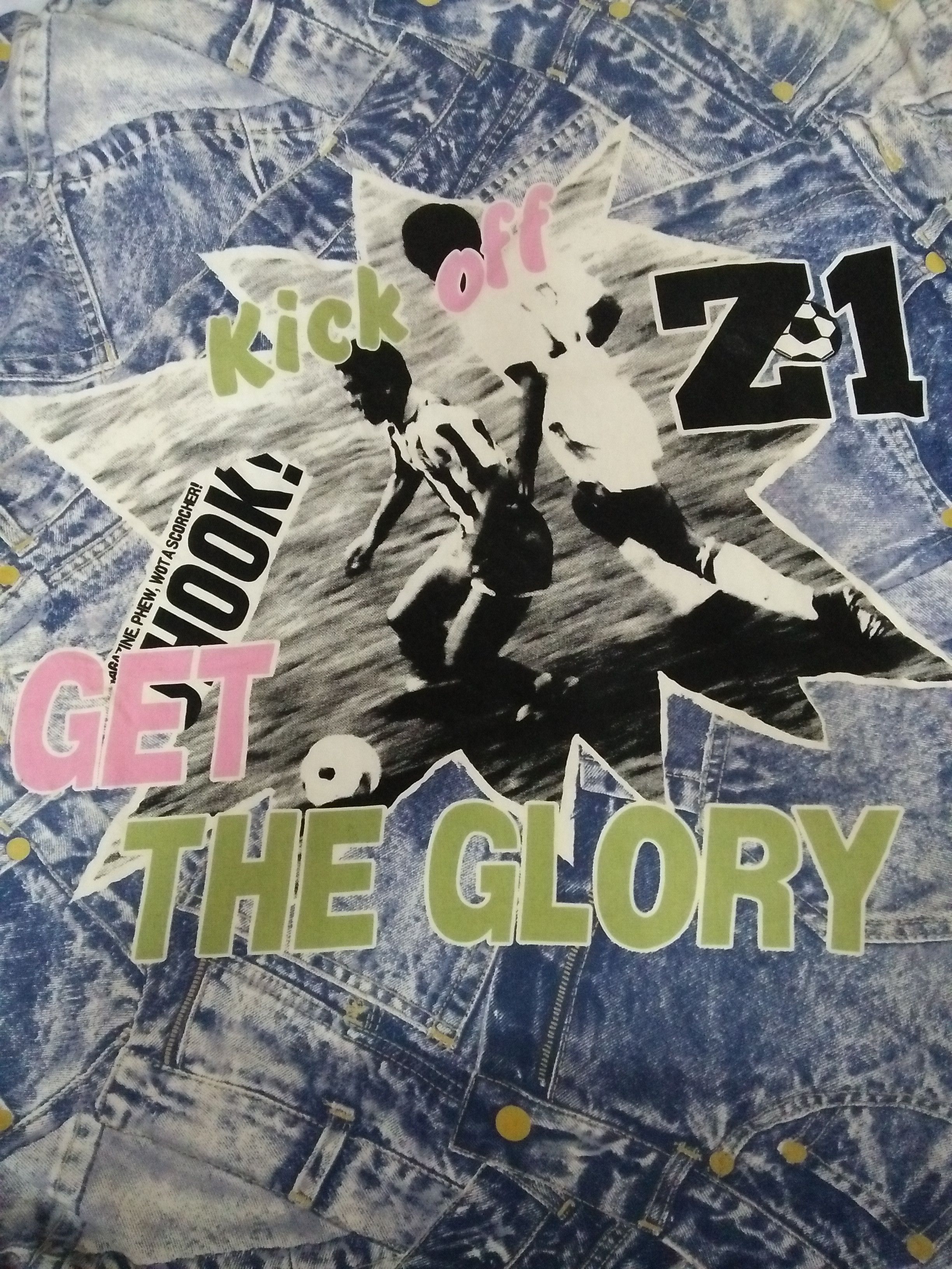 Other DAKRIDGE KIMONO ALLOVERPRINT VTG FOOTBALLERS (A926) Size US M / EU 48-50 / 2 - 6 Thumbnail