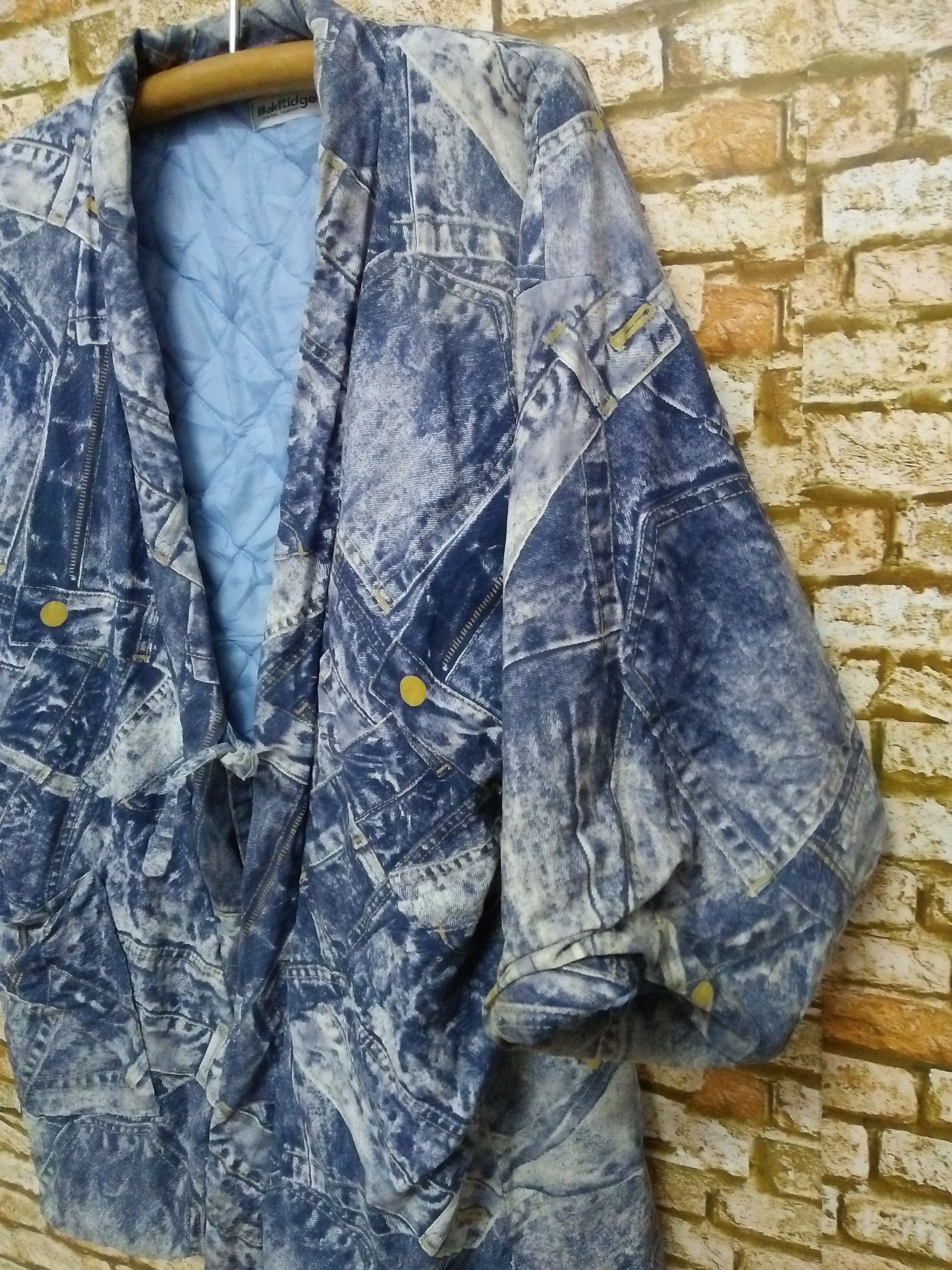 Other DAKRIDGE KIMONO ALLOVERPRINT VTG FOOTBALLERS (A926) Size US M / EU 48-50 / 2 - 3 Thumbnail