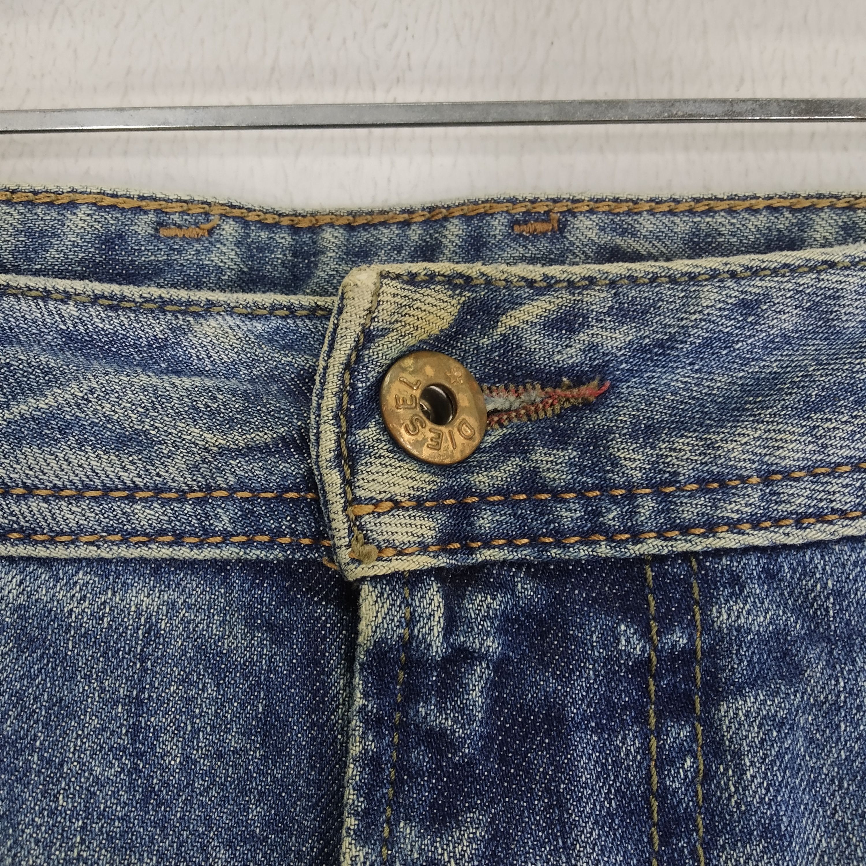 Diesel Vintage 90's Diesel Industry Stonewash Ripped Denim Jeans Size US 39 - 8 Thumbnail