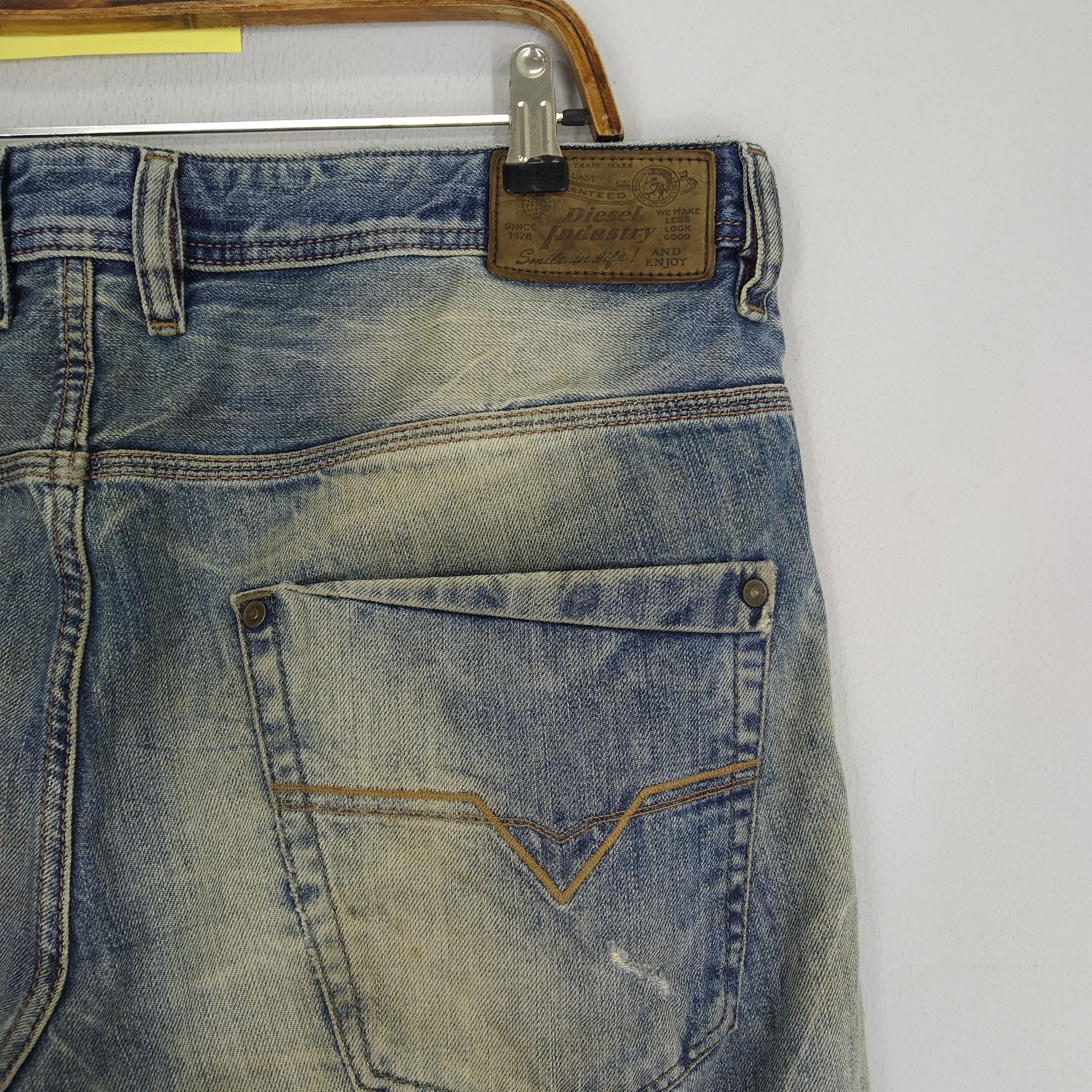 Diesel Vintage 90's Diesel Industry Stonewash Ripped Denim Jeans Size US 39 - 12 Thumbnail
