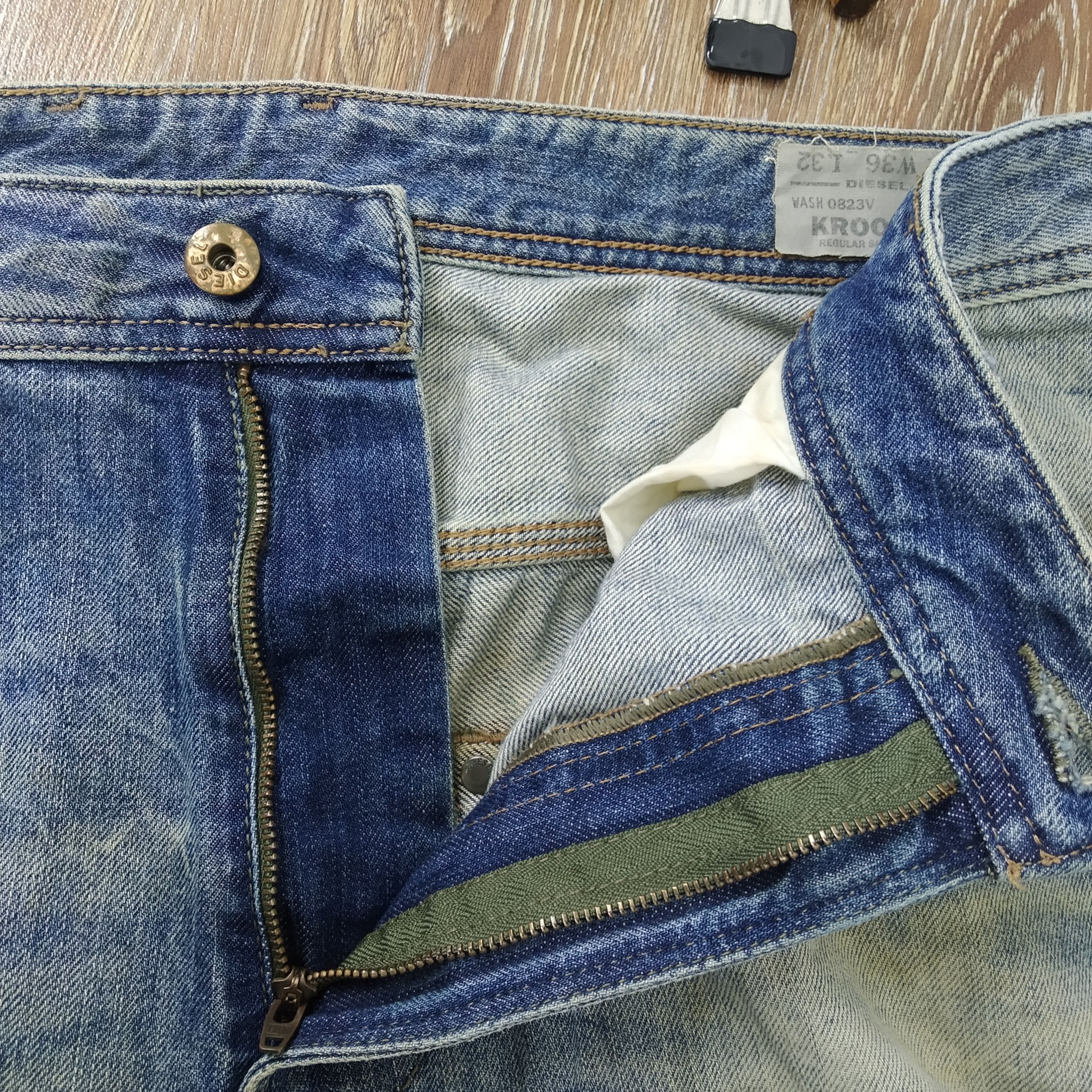 Diesel Vintage 90's Diesel Industry Stonewash Ripped Denim Jeans Size US 39 - 14 Thumbnail