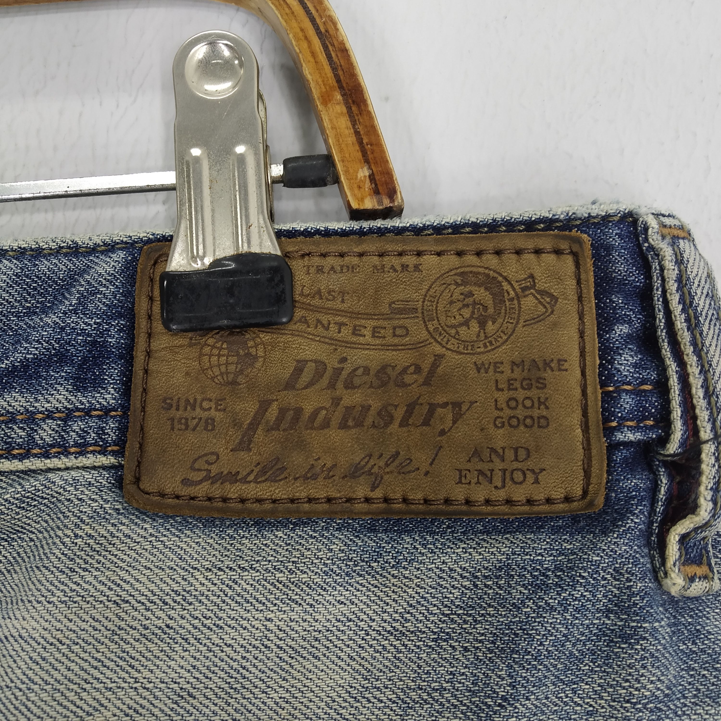 Diesel Vintage 90's Diesel Industry Stonewash Ripped Denim Jeans Size US 39 - 13 Thumbnail