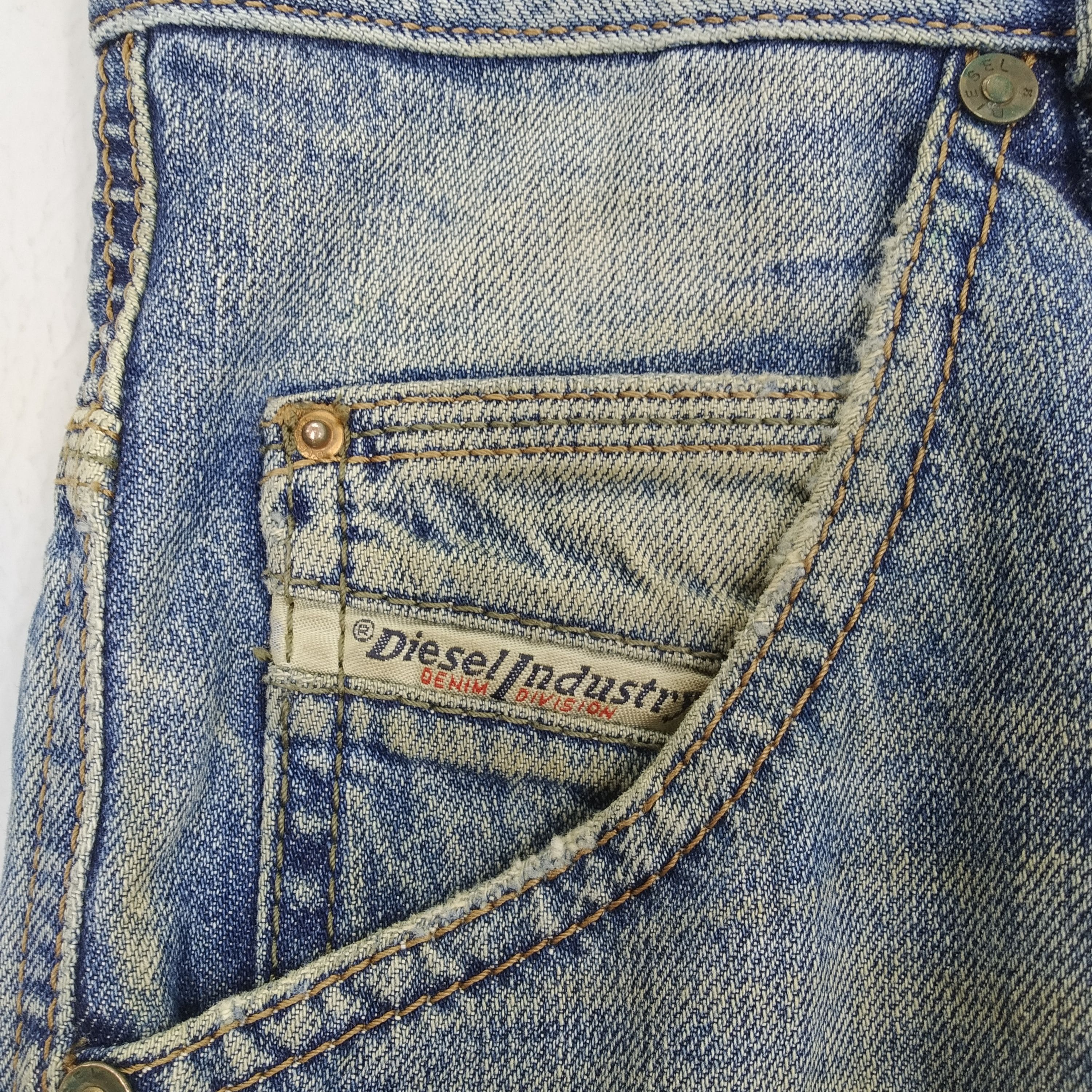Diesel Vintage 90's Diesel Industry Stonewash Ripped Denim Jeans Size US 39 - 9 Thumbnail