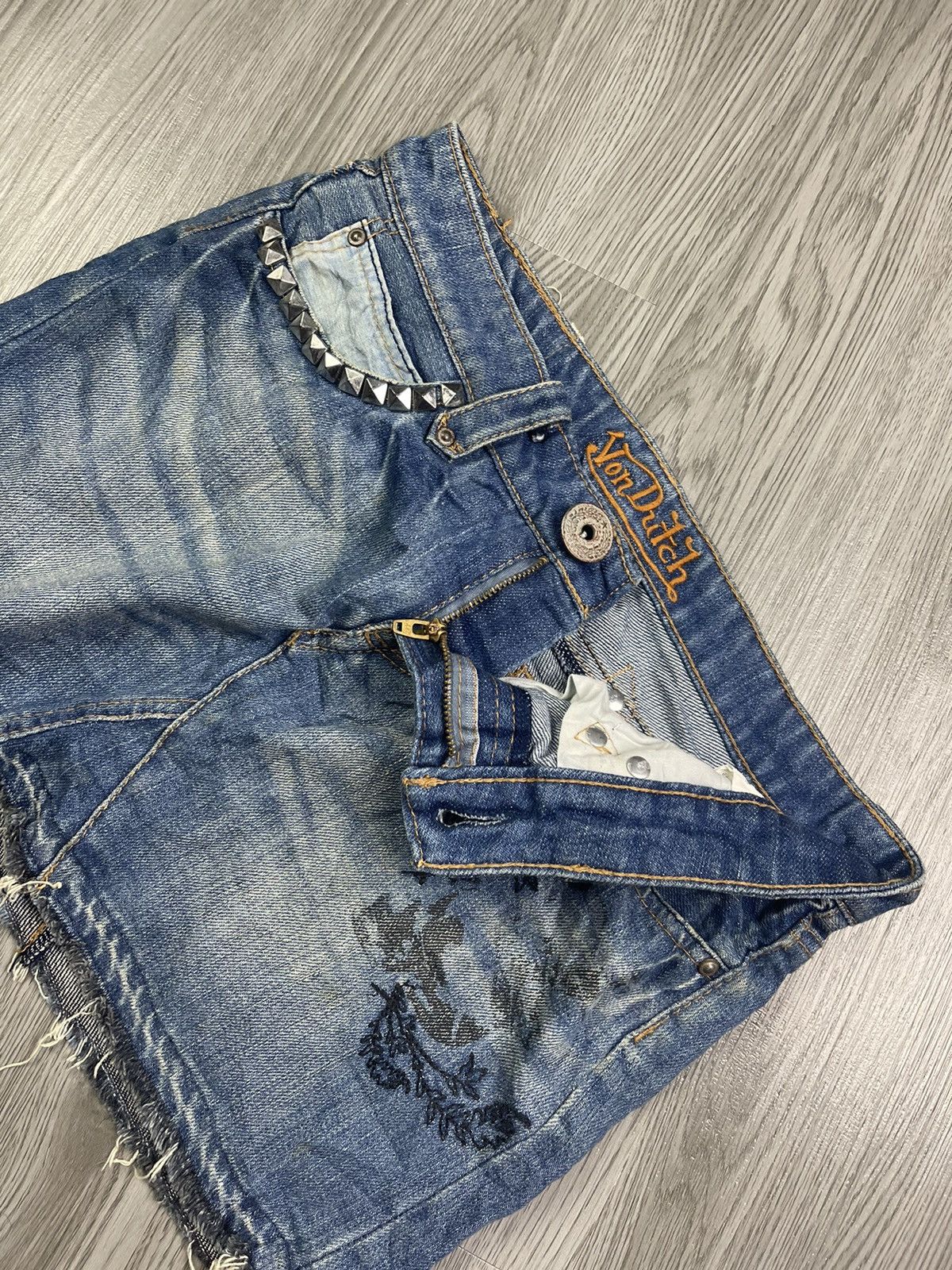 Von Dutch Von Ducth Back Buckle Spike Pocket Mini Skirt Size 30" / US 8 / IT 44 - 9 Thumbnail