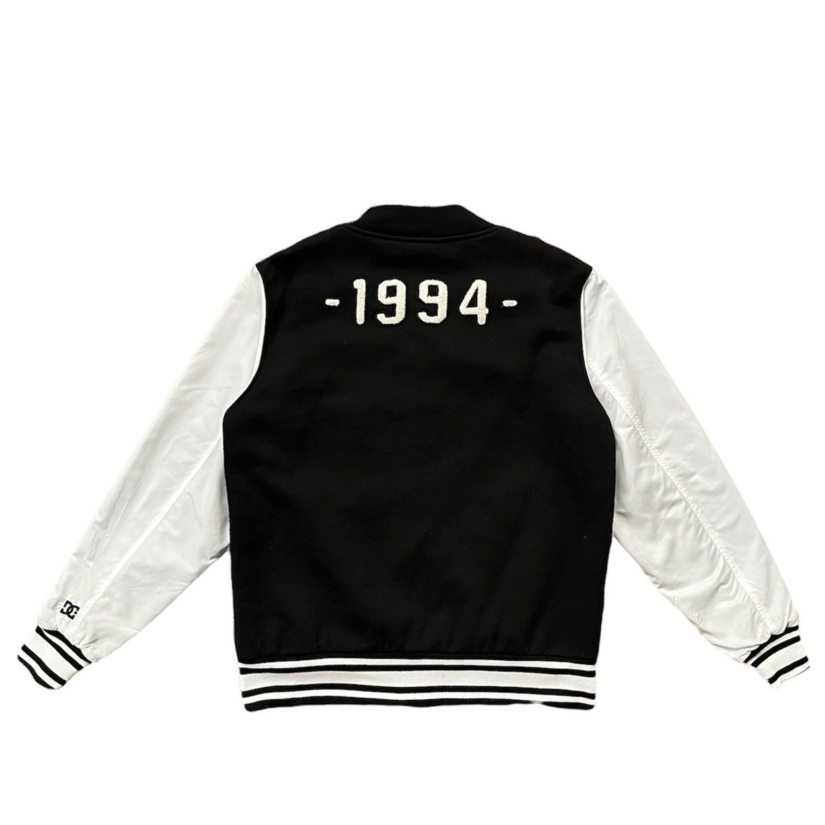 DC Vintage DC Shoe 1994 Spell Out Varsity Size US L / EU 52-54 / 3 - 2 Thumbnail