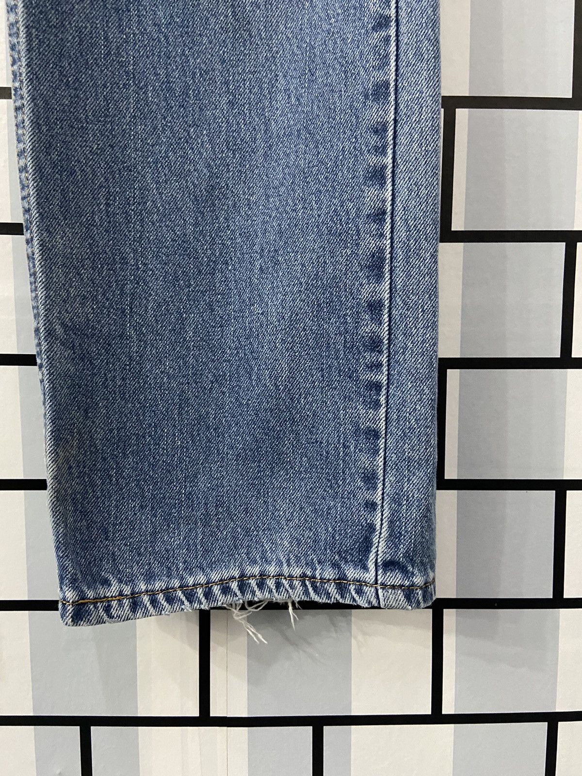 Levi's × Vintage Vintage Levi’s 505 Relaxed Fit Light Wash Dirty Denim Pants Size US 40 / EU 56 - 6 Thumbnail