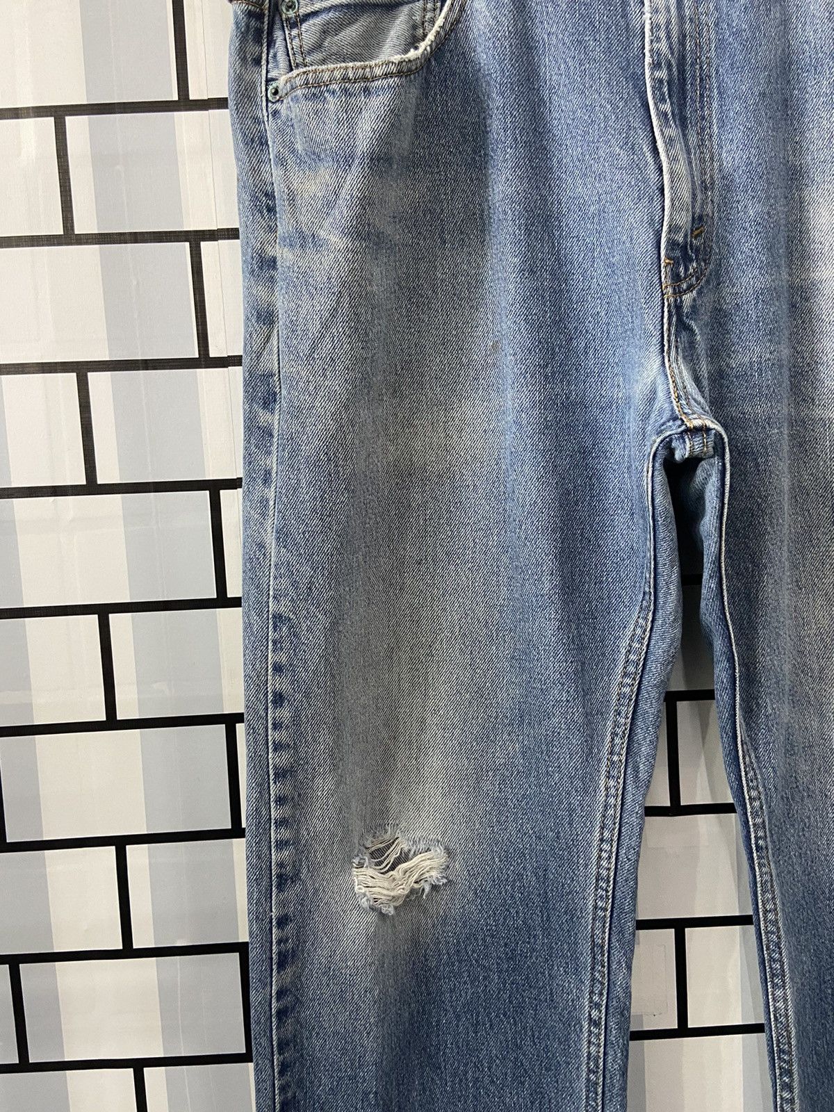 Levi's × Vintage Vintage Levi’s 505 Relaxed Fit Light Wash Dirty Denim Pants Size US 40 / EU 56 - 8 Thumbnail