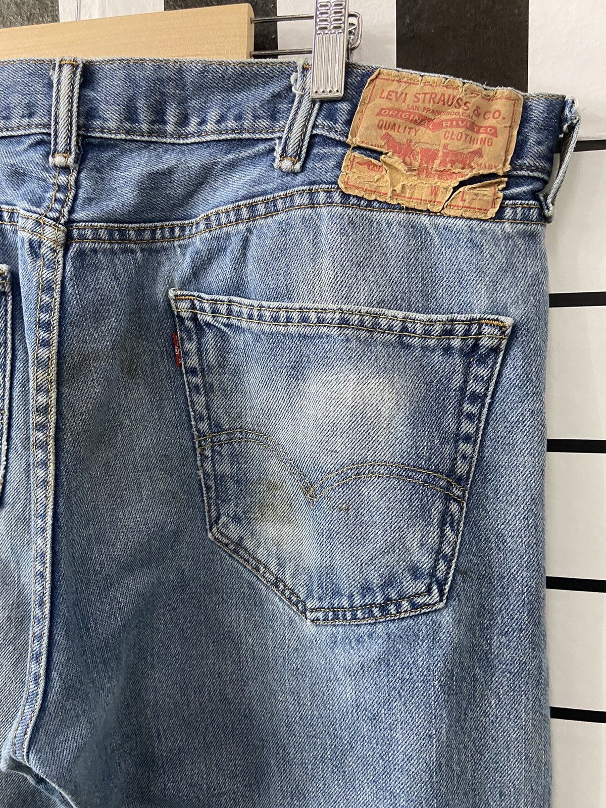 Levi's × Vintage Vintage Levi’s 505 Relaxed Fit Light Wash Dirty Denim Pants Size US 40 / EU 56 - 14 Thumbnail