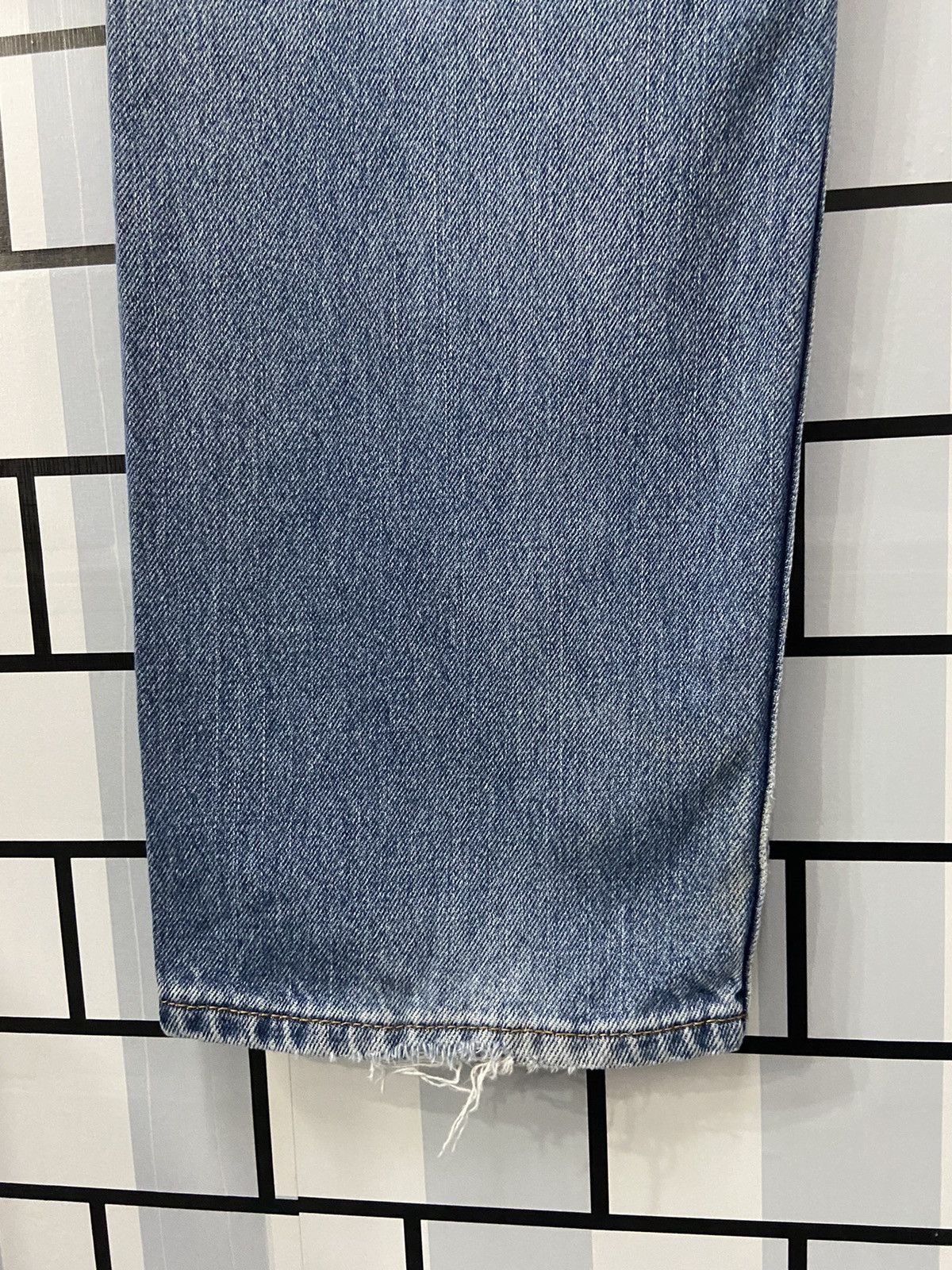 Levi's × Vintage Vintage Levi’s 505 Relaxed Fit Light Wash Dirty Denim Pants Size US 40 / EU 56 - 13 Thumbnail
